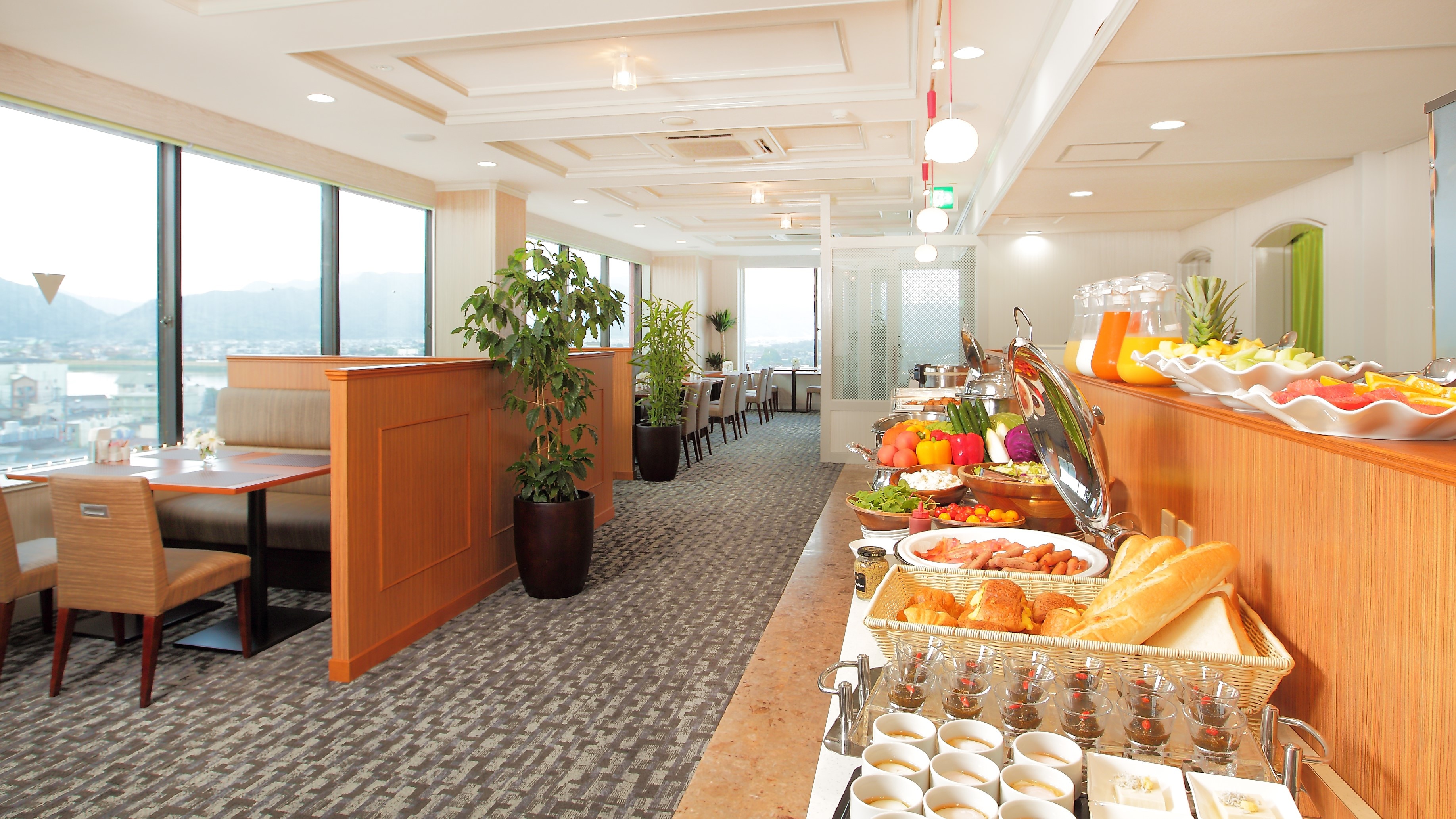Restaurant breakfast