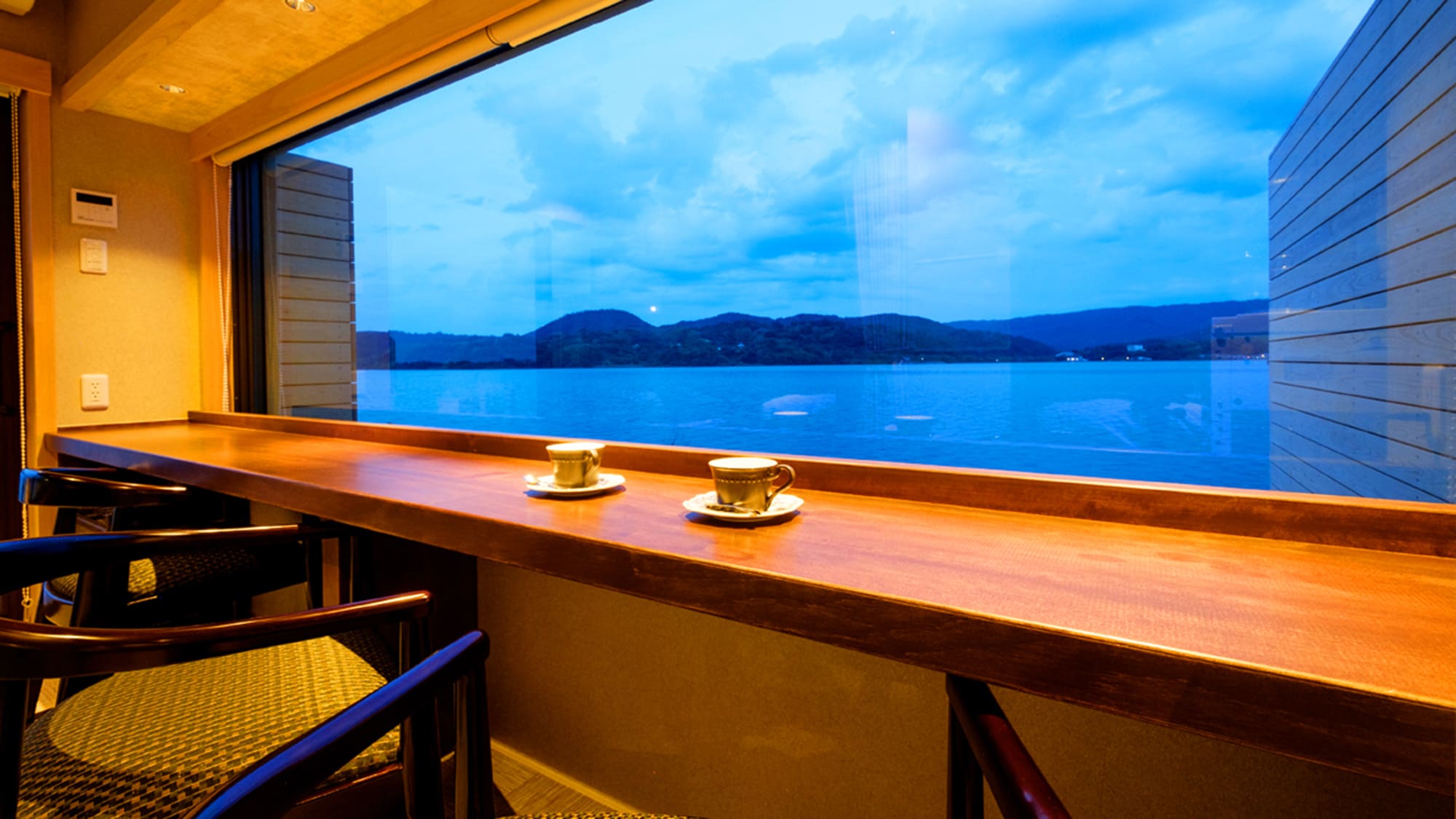 [Bizen 5 - Phòng đôi góc] Có quầy bar nơi bạn có thể ngắm cảnh từ phòng của mình