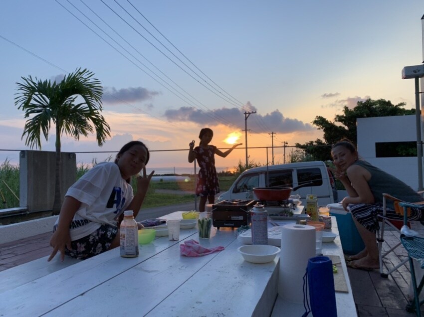 在露台上放鬆