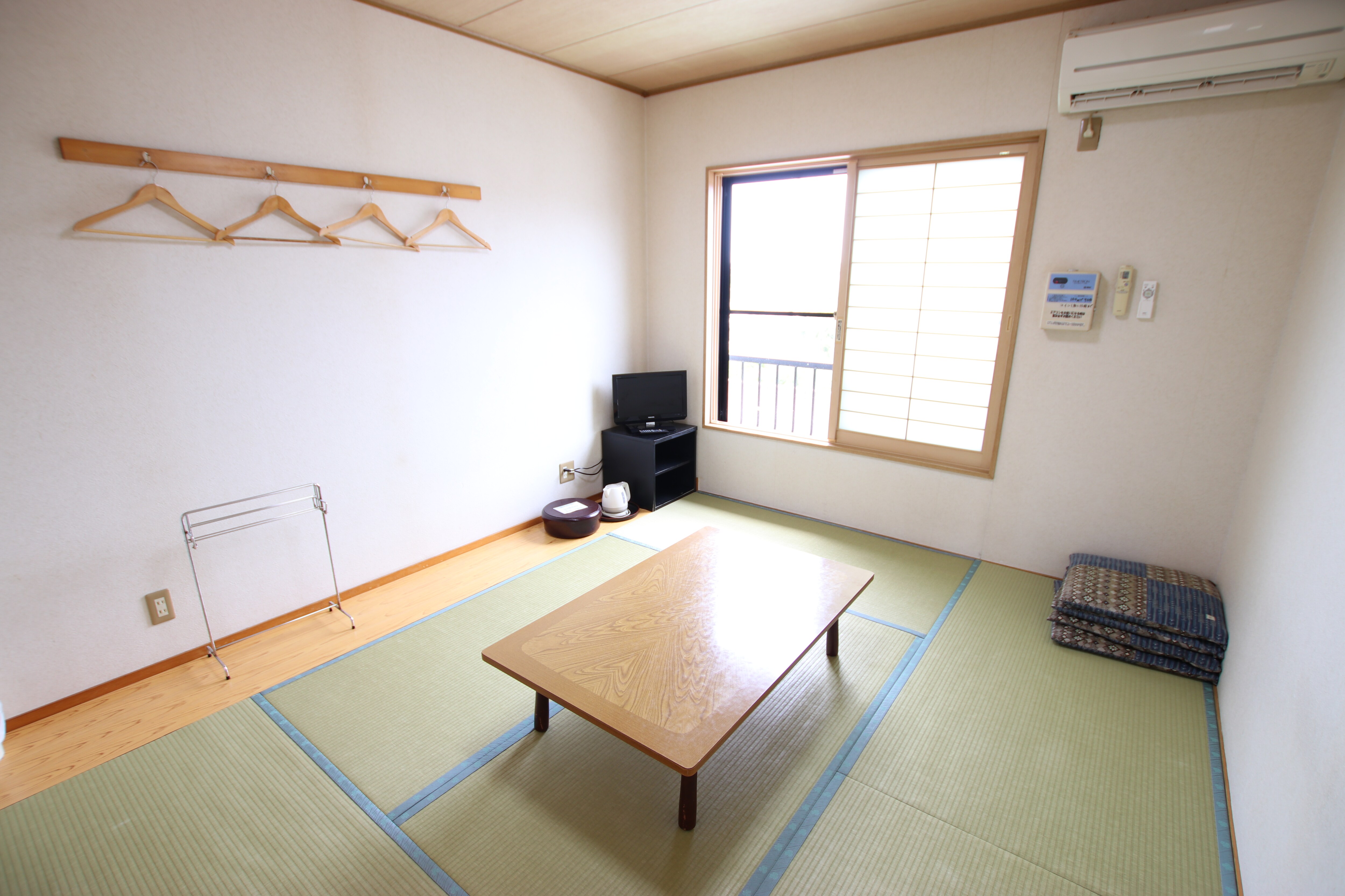 Japanese-style room