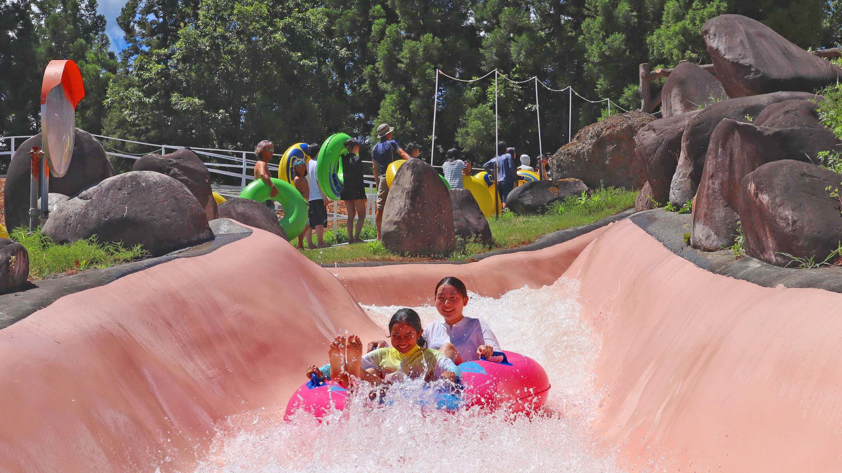 [上越國際遊樂園] 水上樂園的 Wild River（圖片來源：圖片來源） ※夏季開放