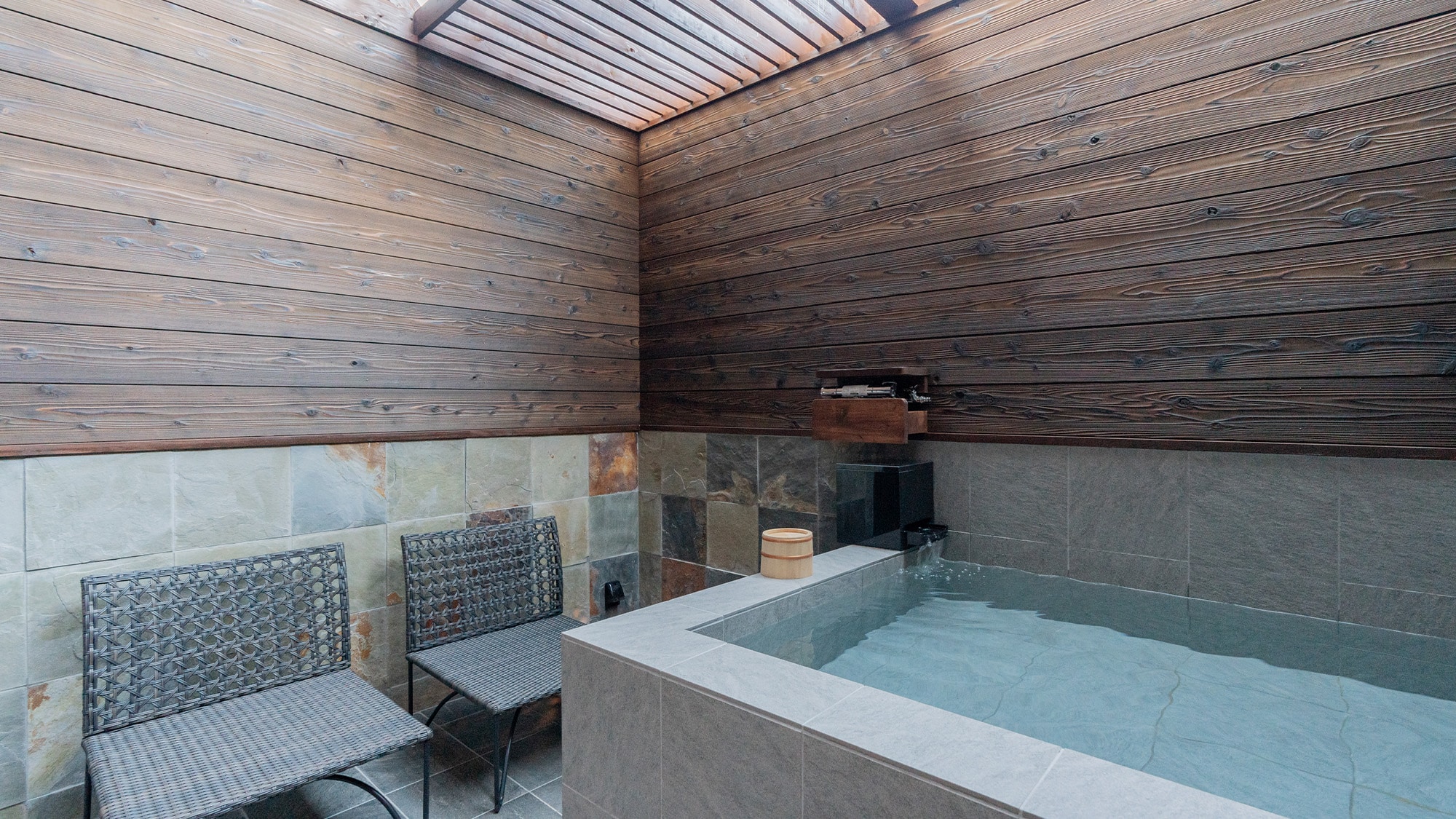 Club Twin (with open-air bath)
