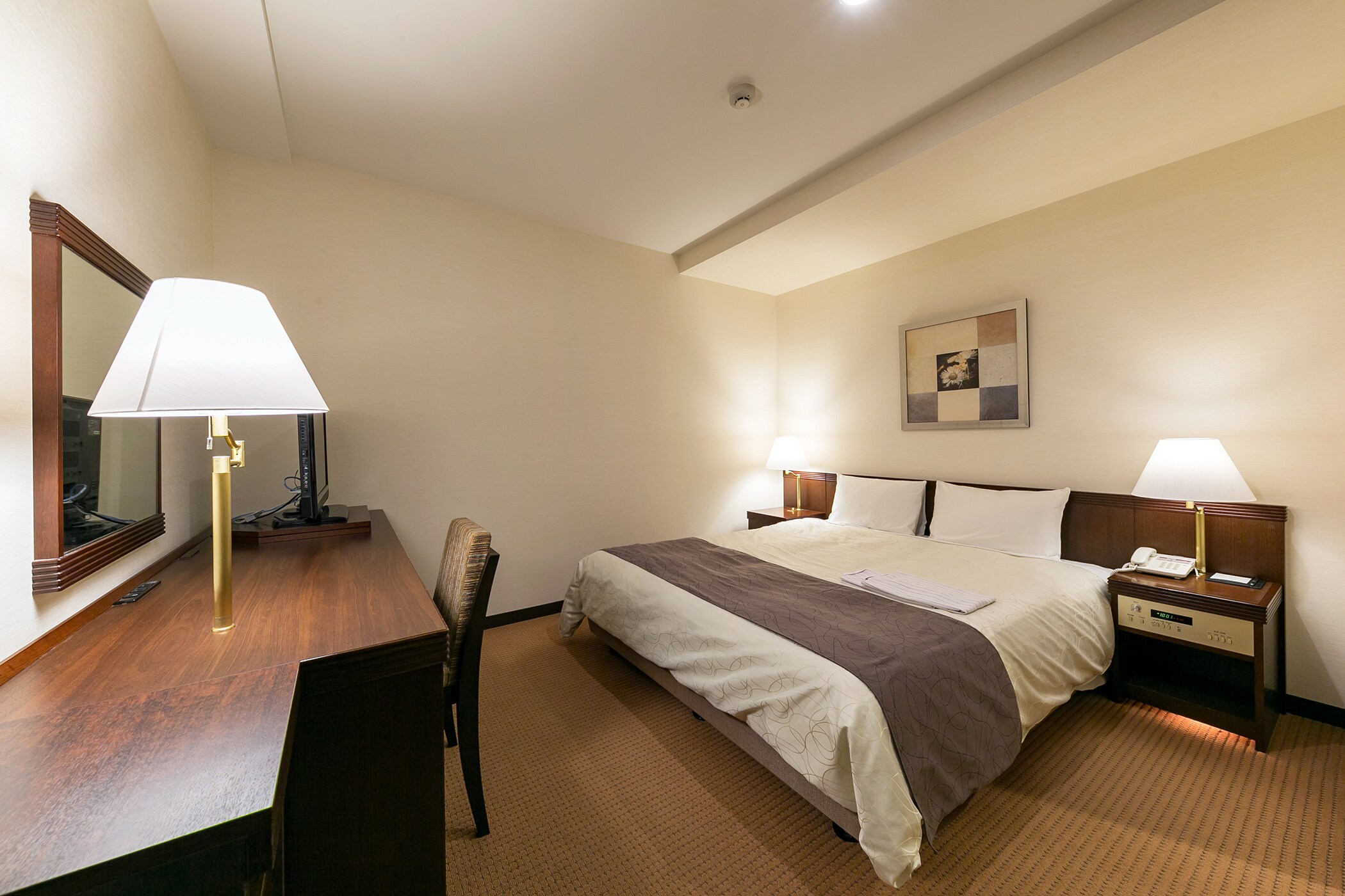 Contoh kamar double tempat tidur queen size 20,7 meter persegi / 160 cm