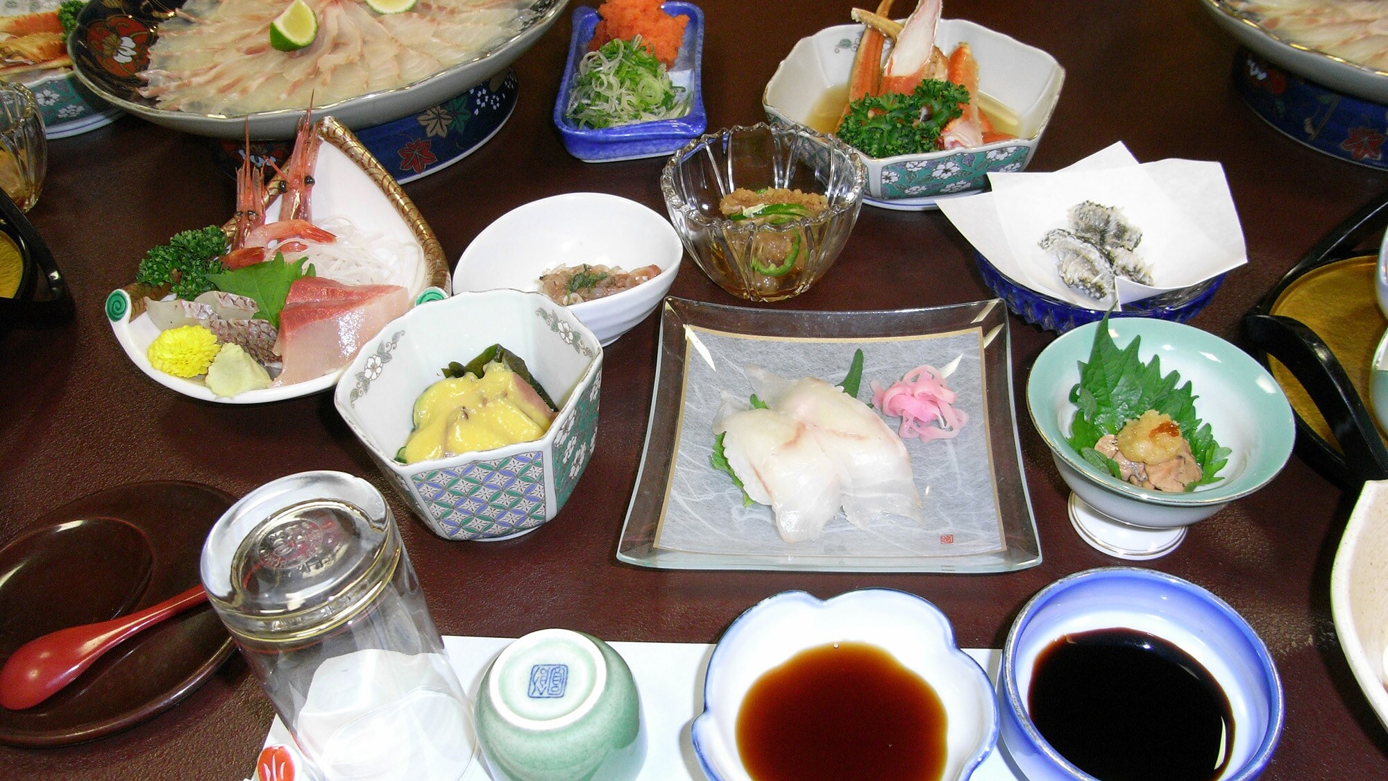 * <Supper example> We will serve freshly caught fish and shellfish.