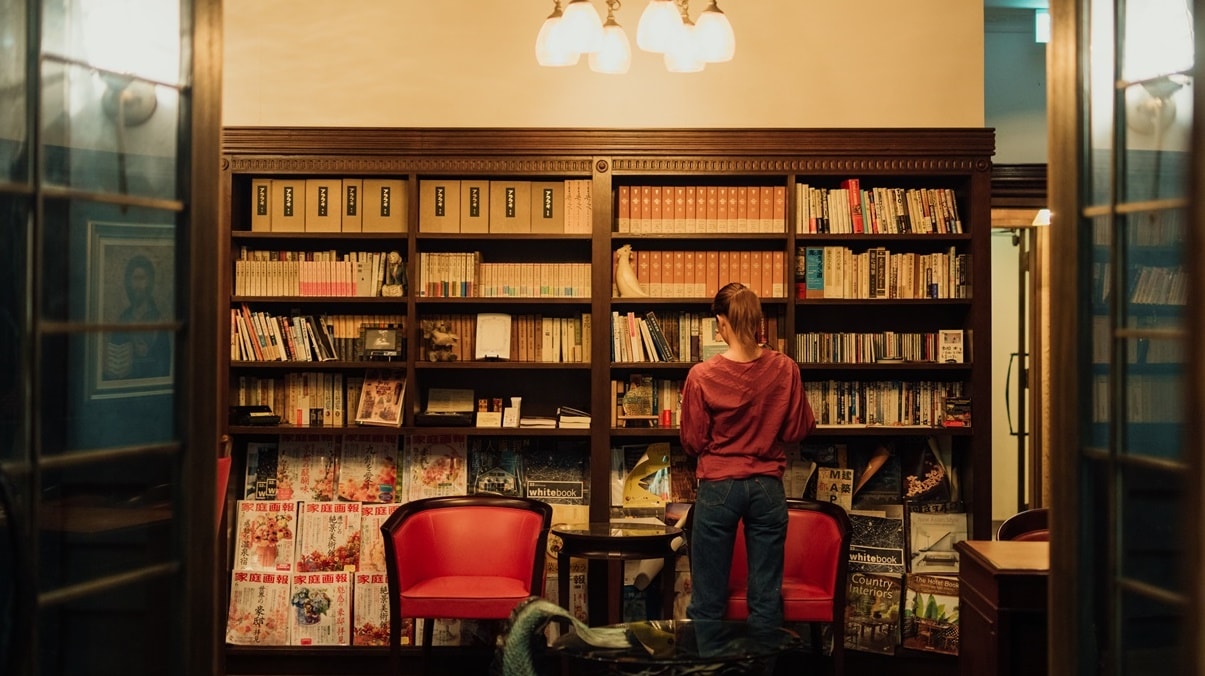 Premium Villa C Guest Library