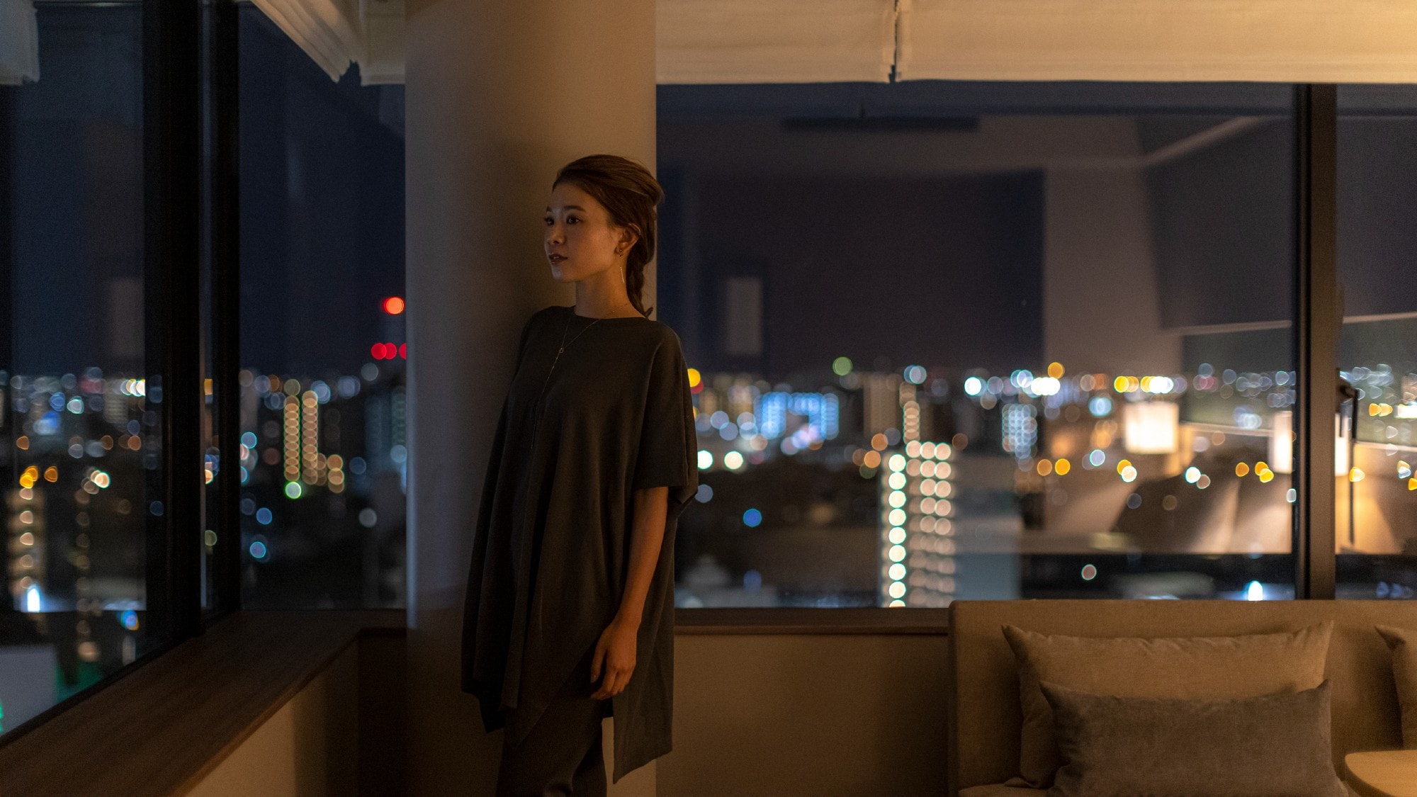 [Deluxe Corner King] Spend a relaxing time while enjoying the night view.