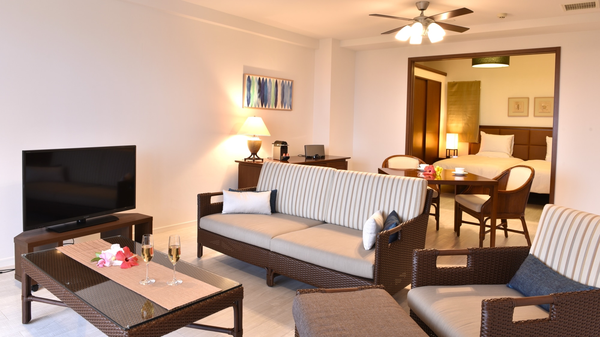 [Jacuzzi Suite Green View (1F Designation)] A "living" suite with a private jacuzzi.