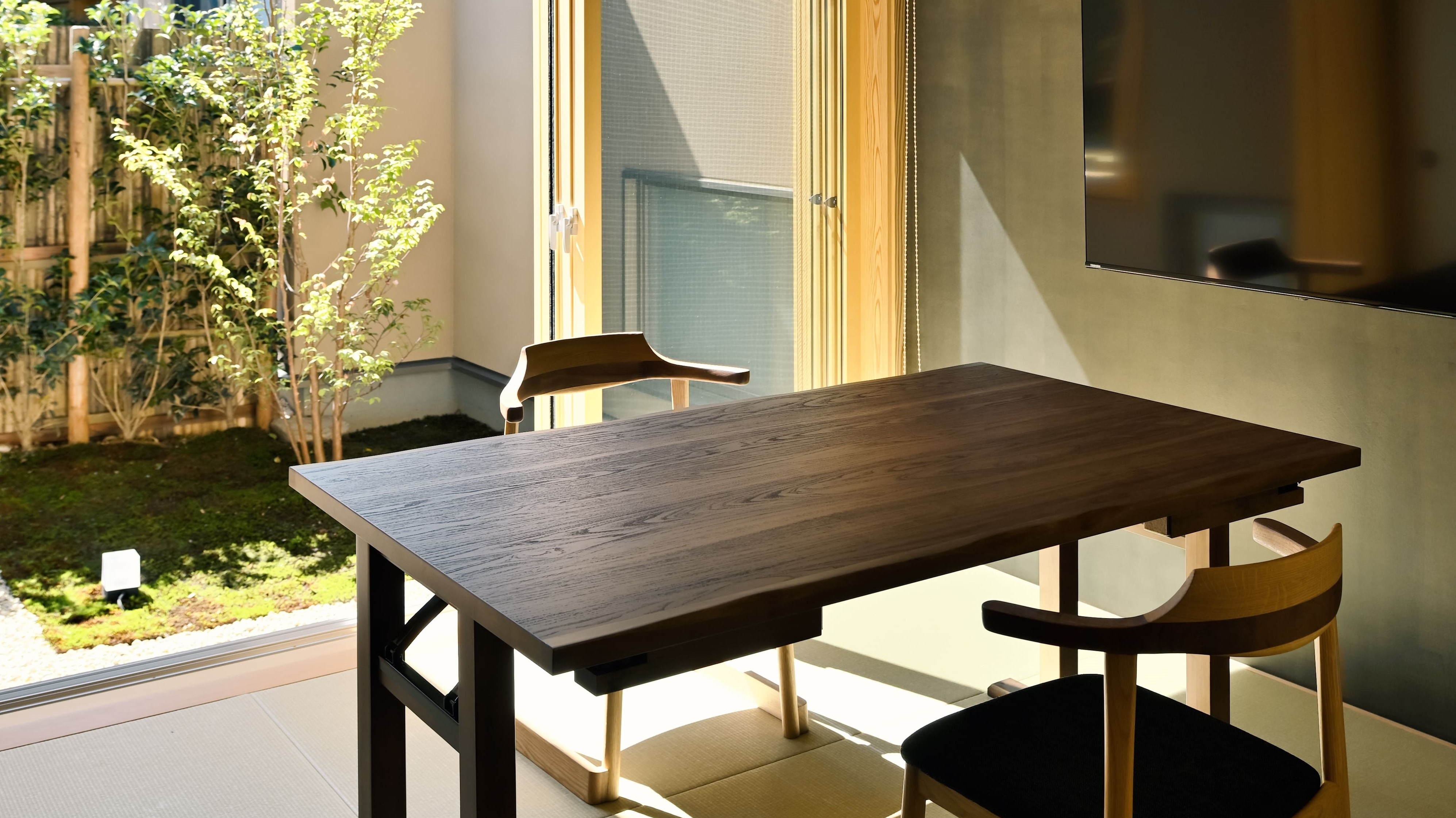 [Standard guest room (bed)] Half open-air hot spring, 8 tatami mats + dining room