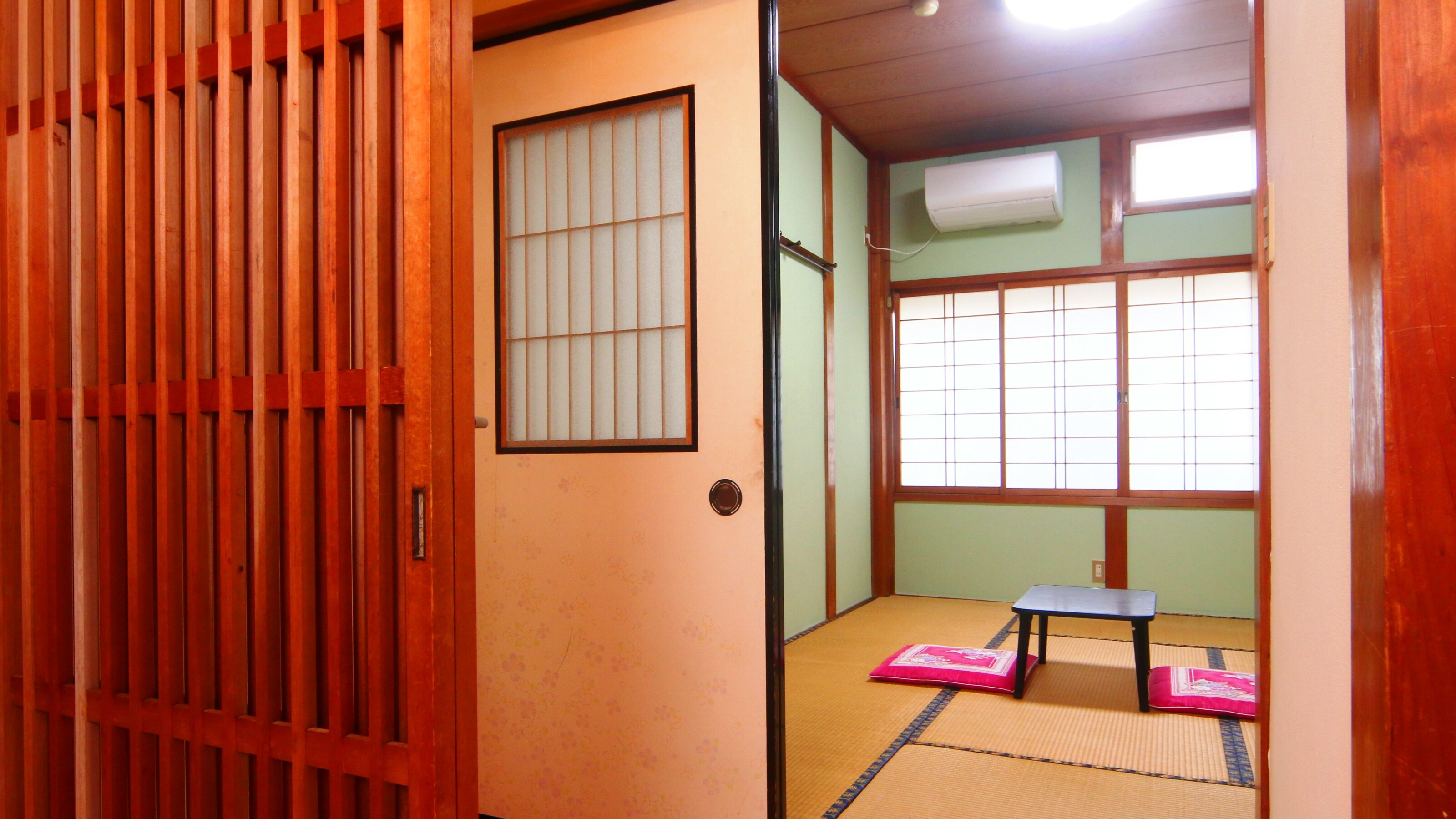 [Kamar tamu] Kamar Fuji. 6 tikar tatami + area masuk. 