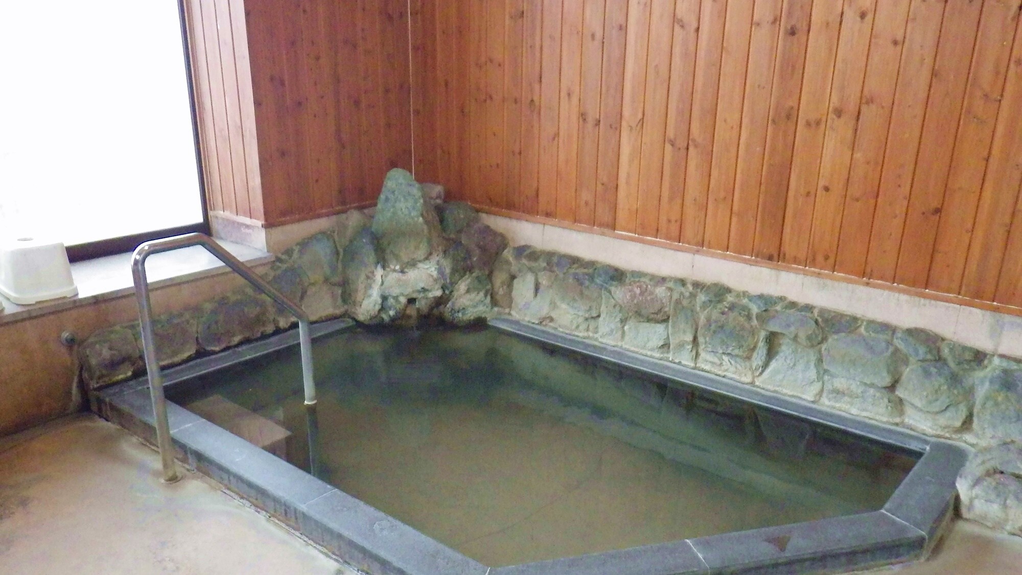 * [Large communal bath / men's bath] Taken from Mt. Myoko, one of the 100 famous mountains in Japan. "Gokuraku Gokuraku ~ ♪"