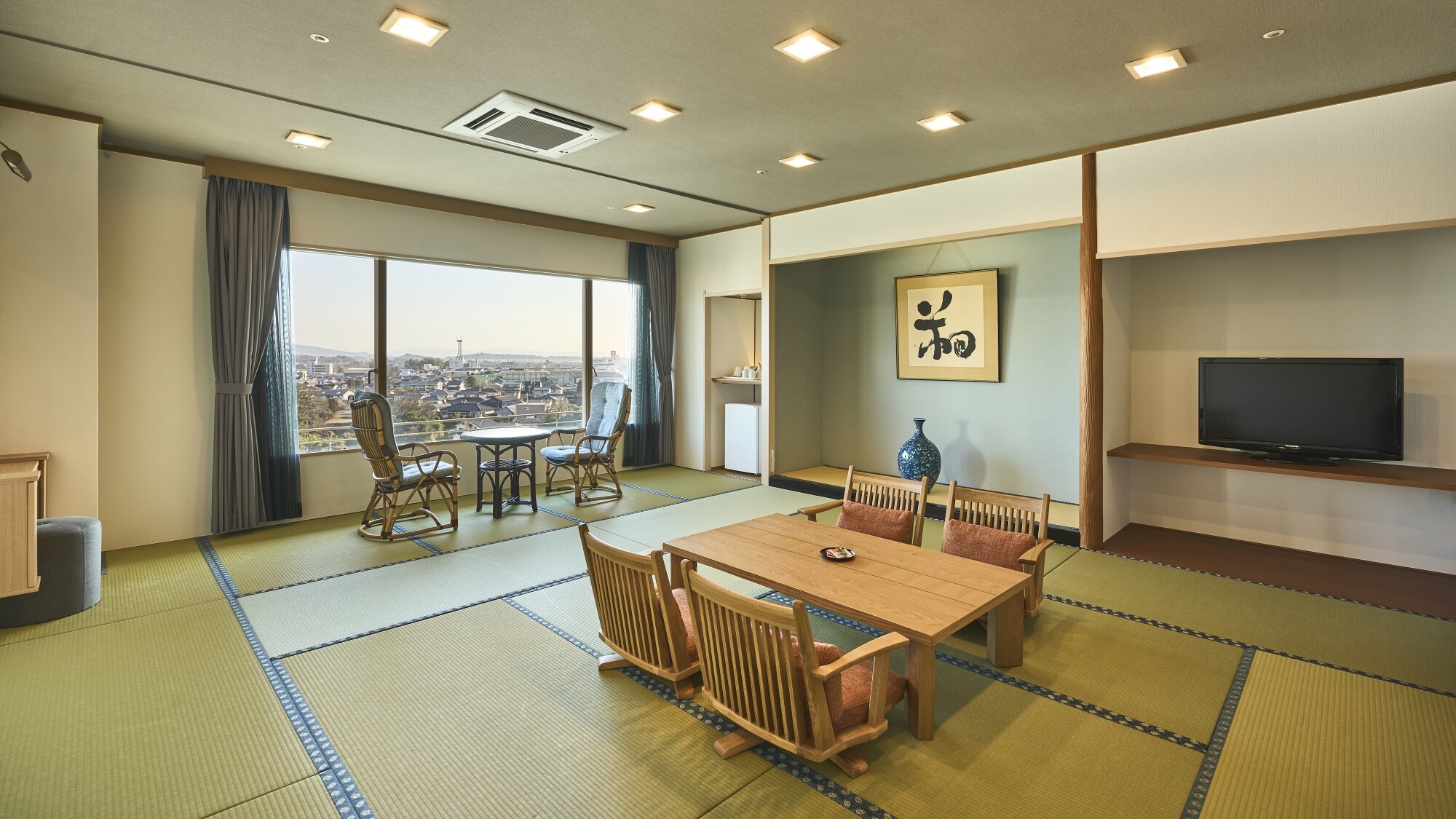 Japanese-style room (17 tatami mats)
