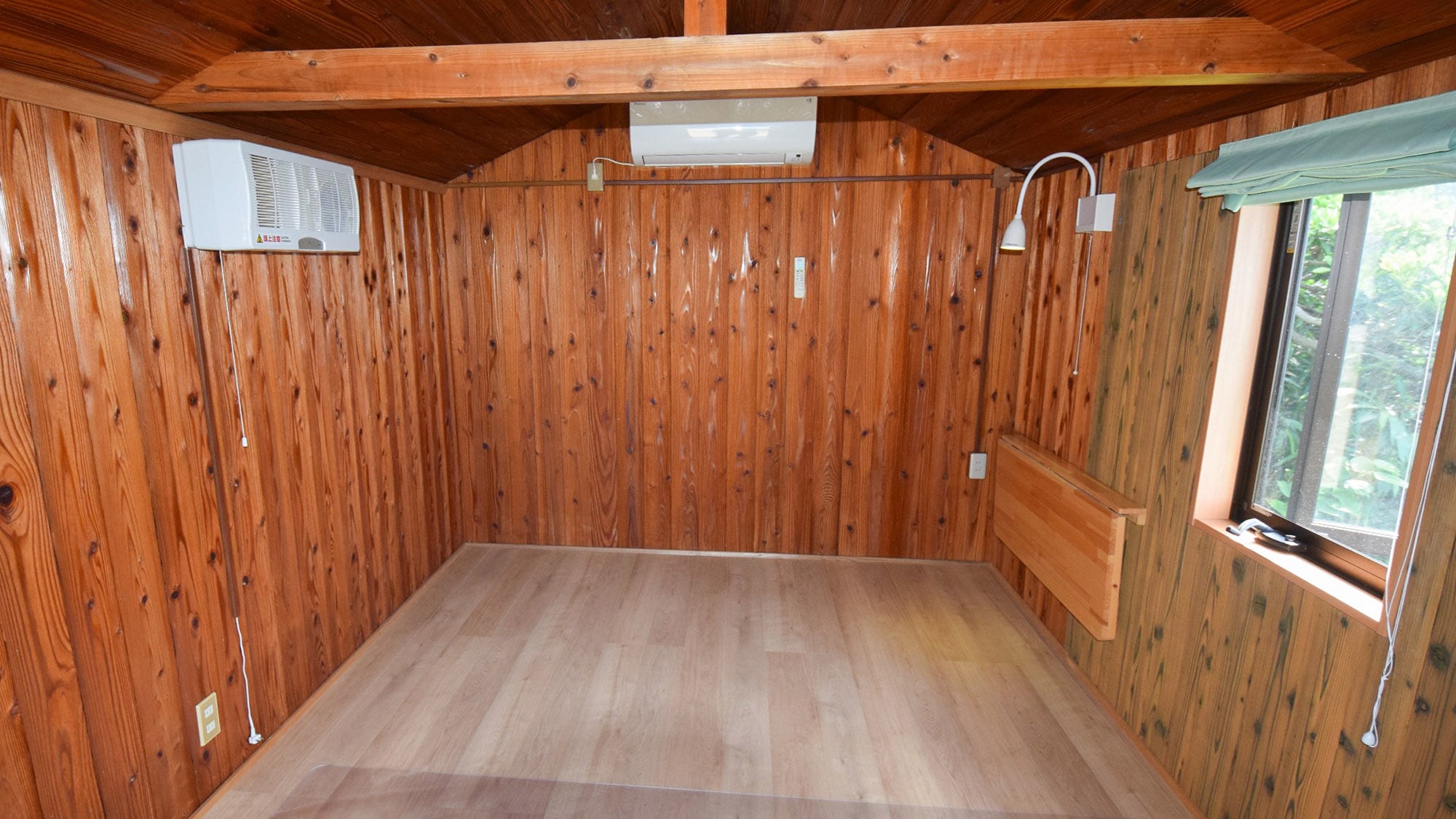 ・[Bungalow 1 và 2] Đã được cải tạo vào năm 2021! Chúng tôi có thể cung cấp bàn ghế nếu bạn cho chúng tôi biết trước.