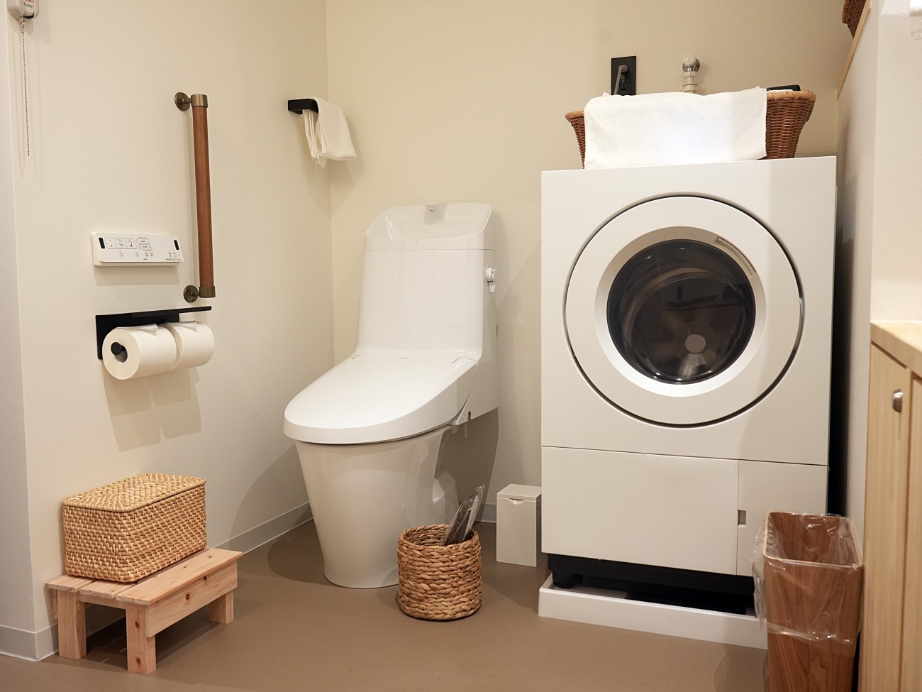 Không được phép mang theo vật nuôi　Nhà vệ sinh