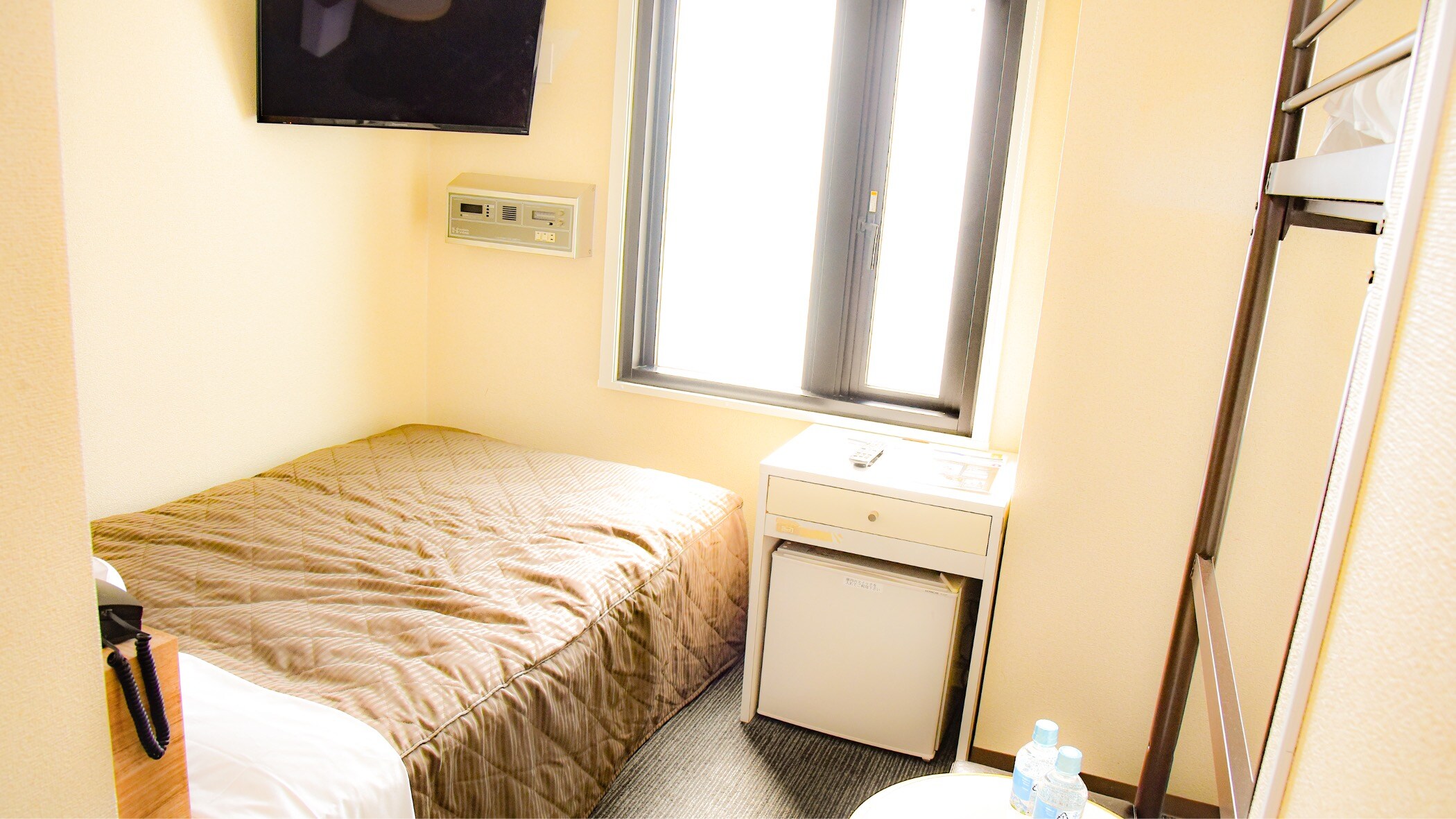 Twin room/accommodates up to 4 people (2 adults + 2 children)