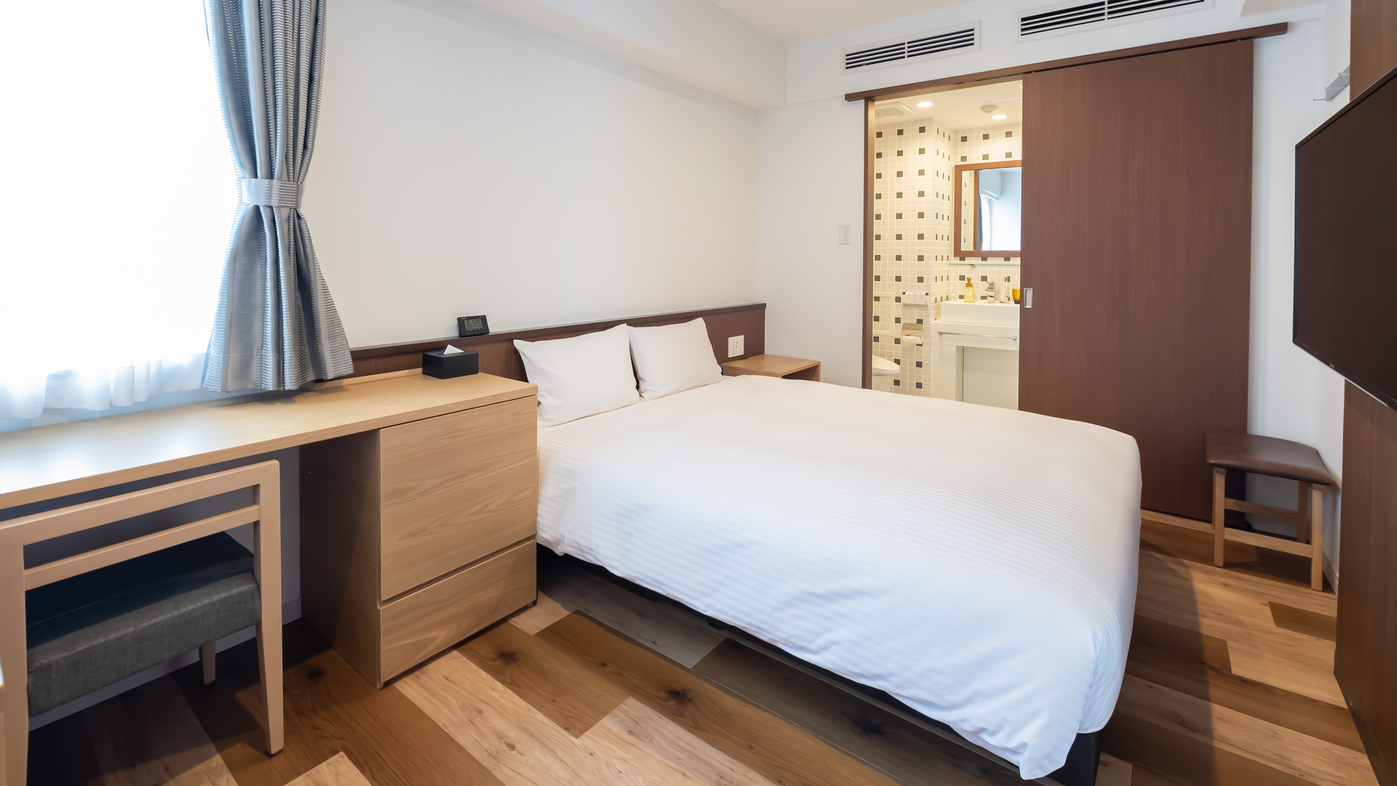 [Moderate Double] Bed width 150 cm