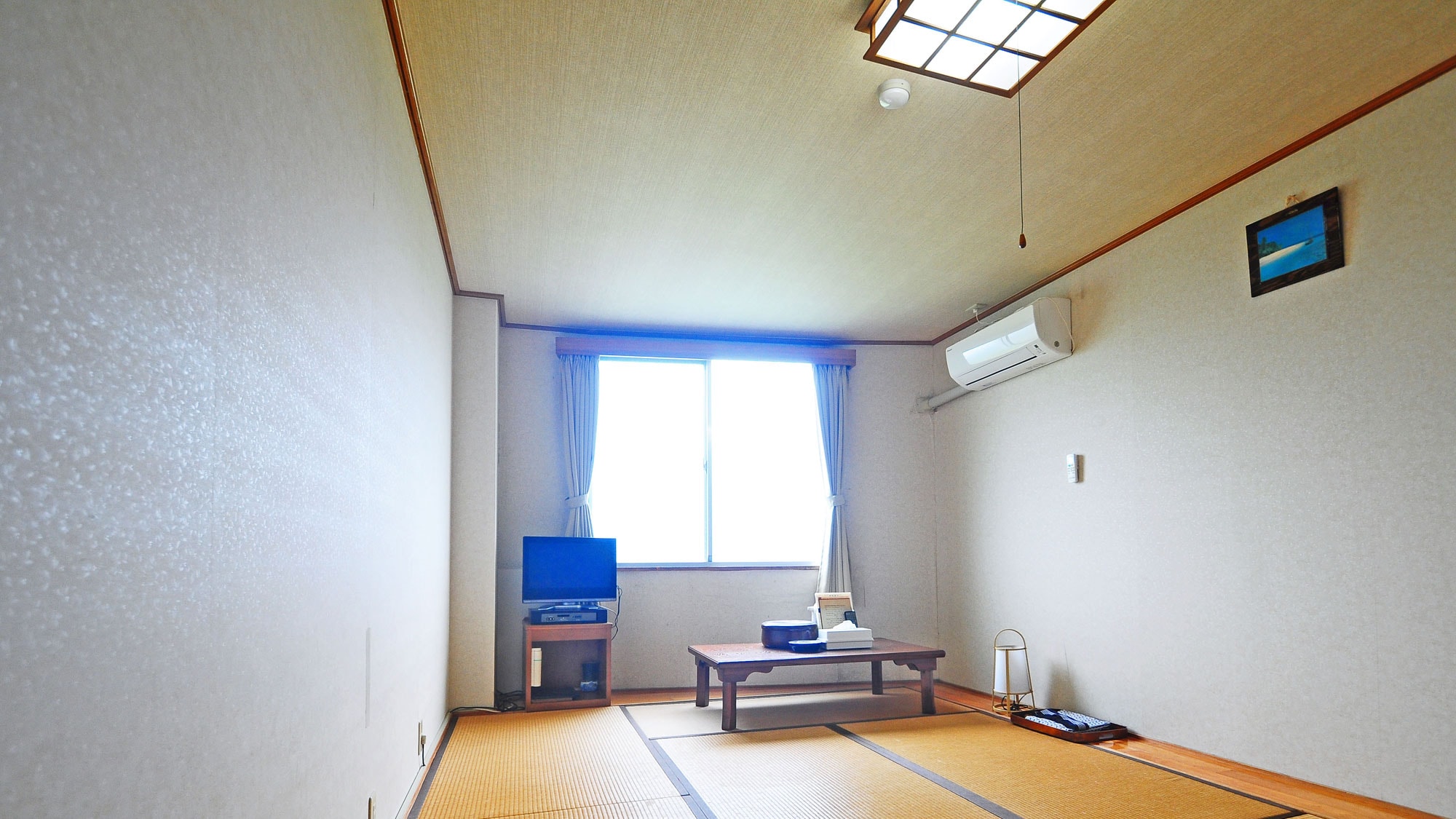 [Japanese-style room, 7.5 tatami mats] This room can accommodate 1 to 3 people.