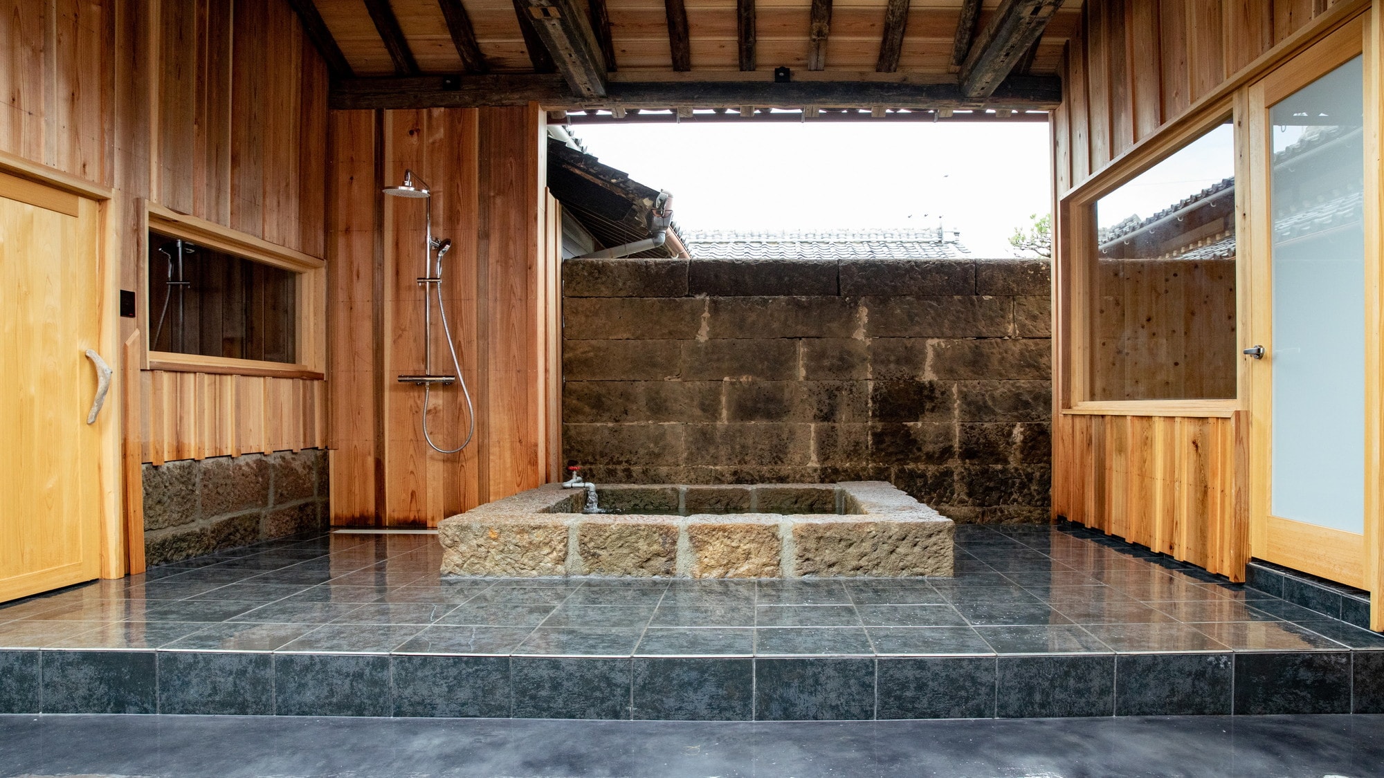 Masuno 701 | A water bath made from local Utsugi stone