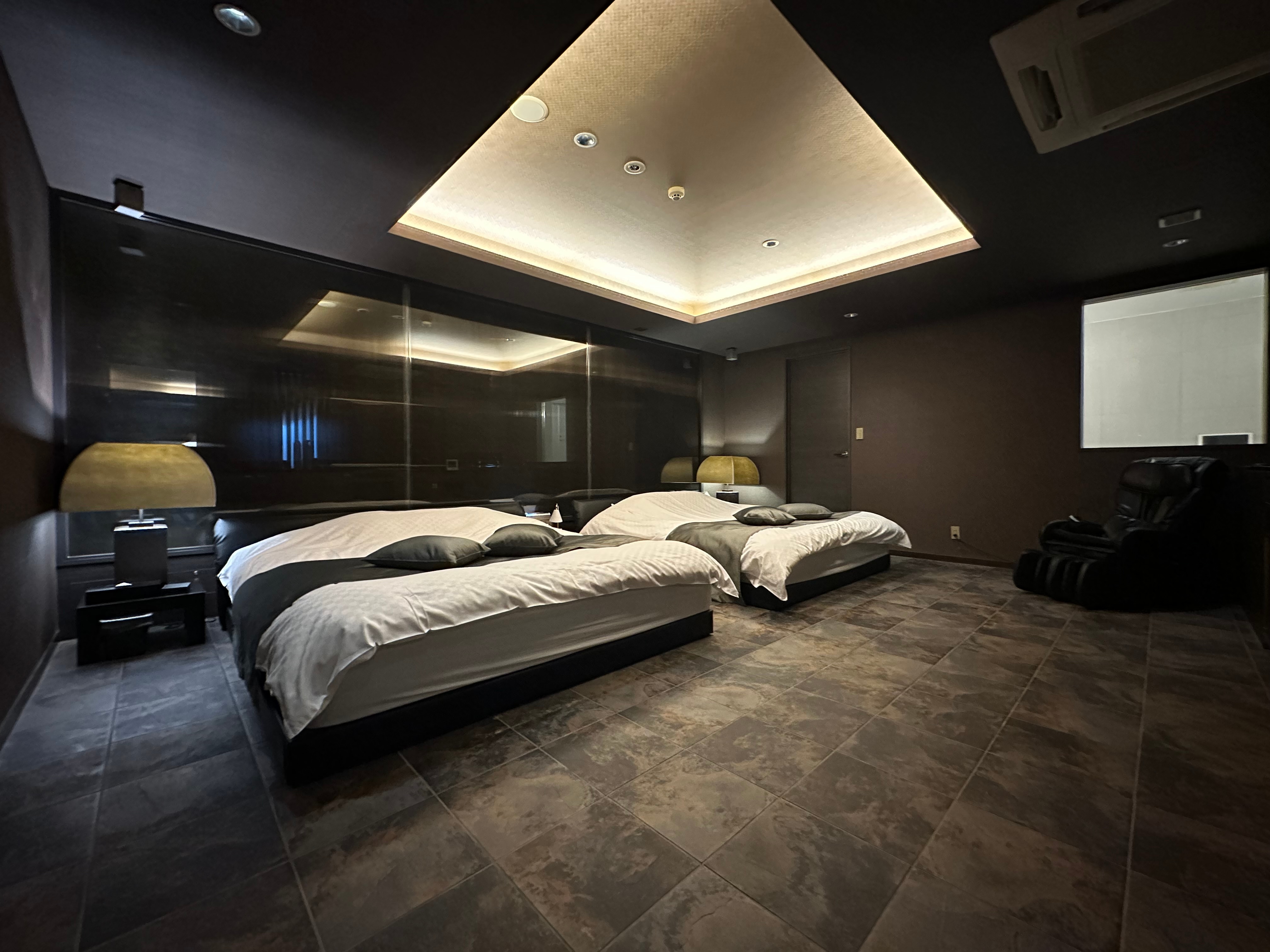 Presidential Room / Guest Room Example 803