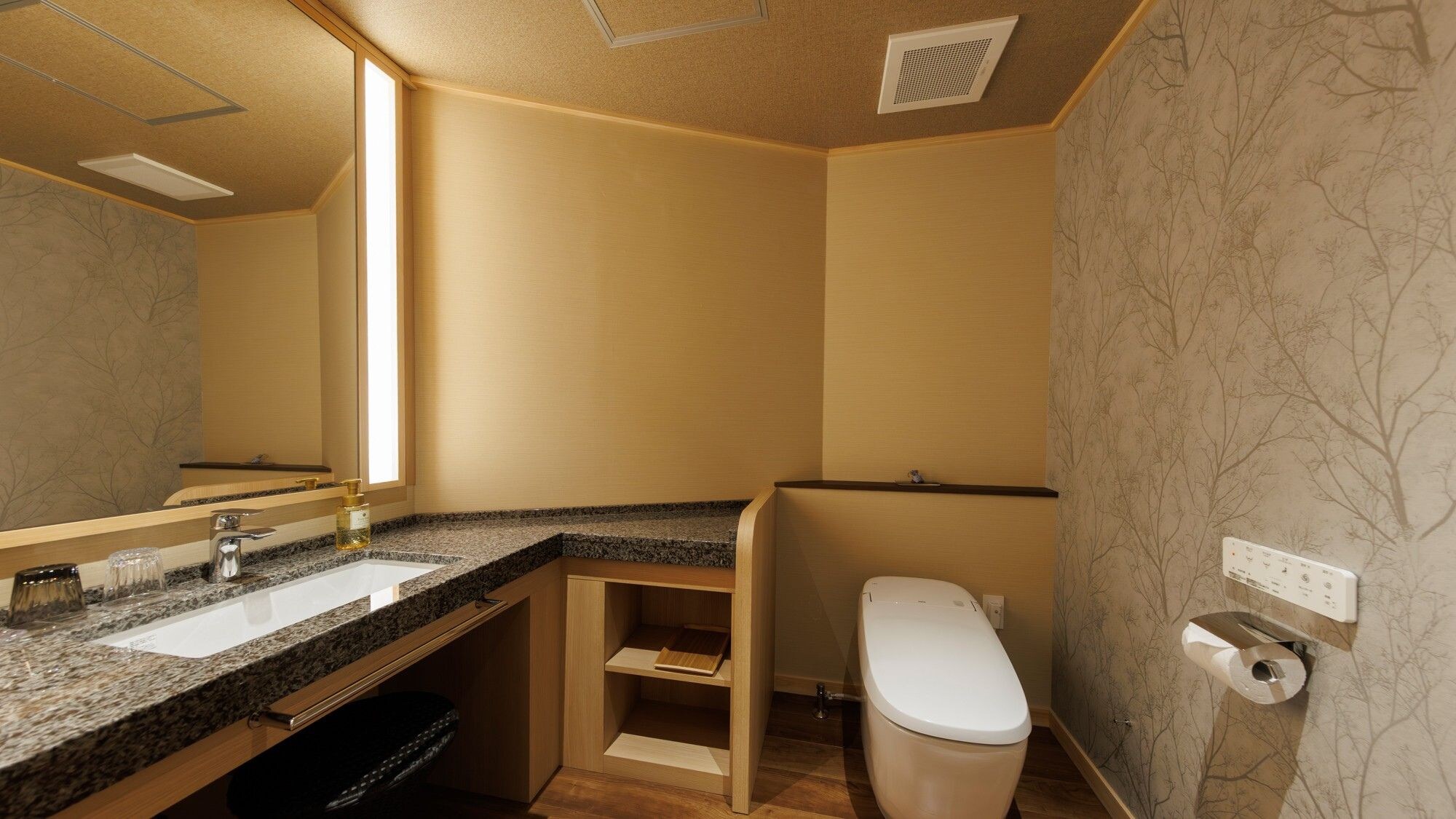 [ชั้นเซริว | ห้องสวีทซุยเรอิพร้อมอ่างอาบน้ำกลางแจ้ง] ห้องสวีทพิเศษพร้อมห้องน้ำ 2 ห้องและอ่างล้างหน้า