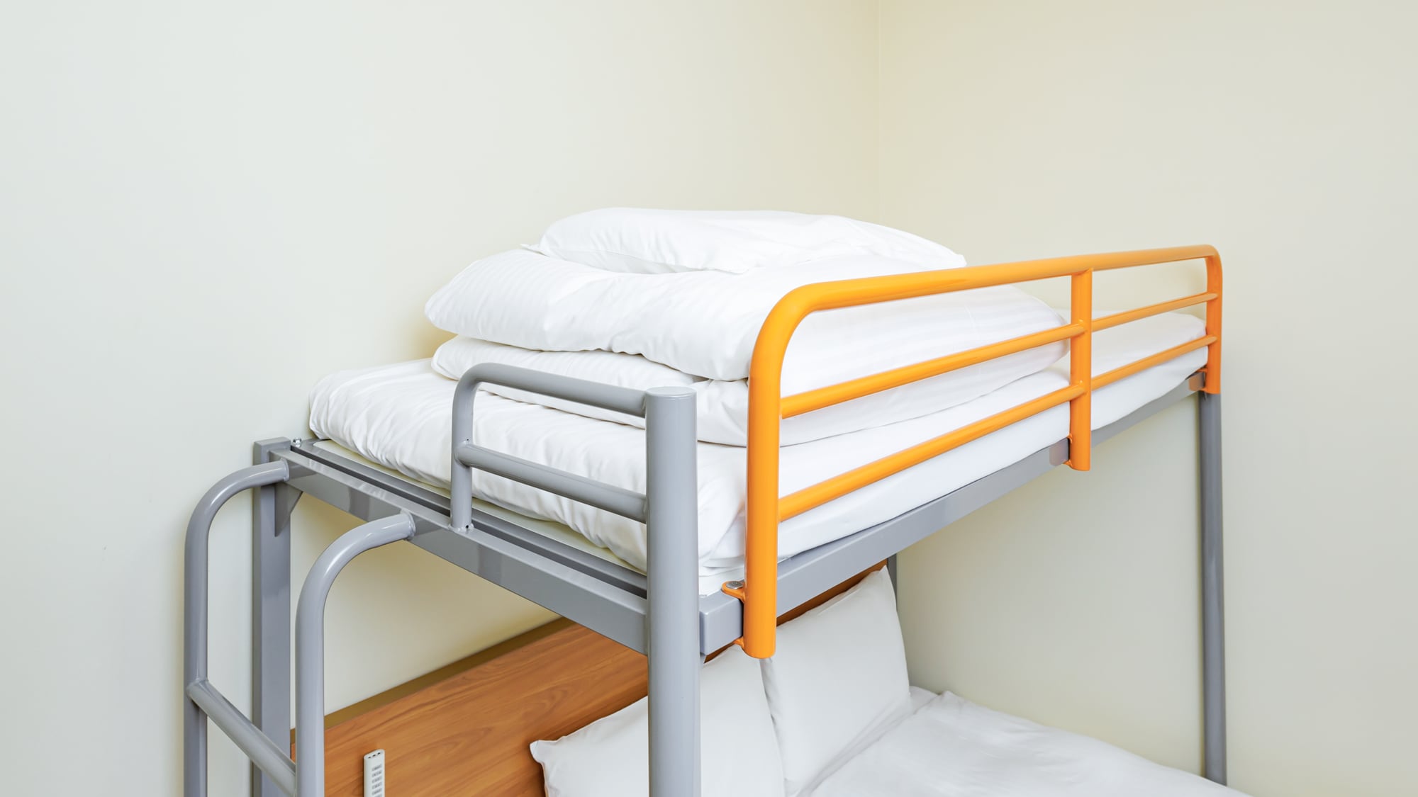 [Double room + loft bed] Image of loft use