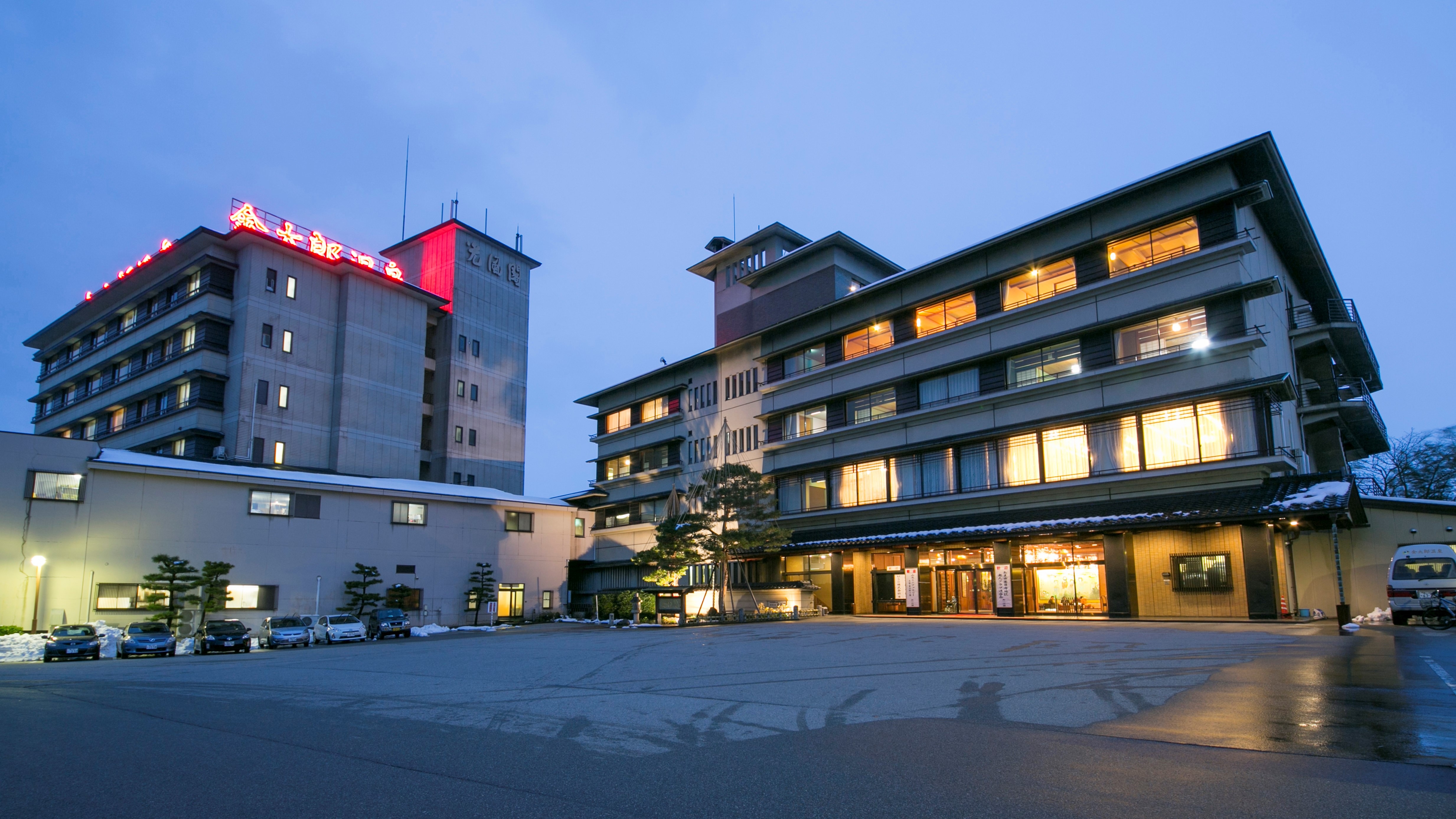 興福閣出場（夜）