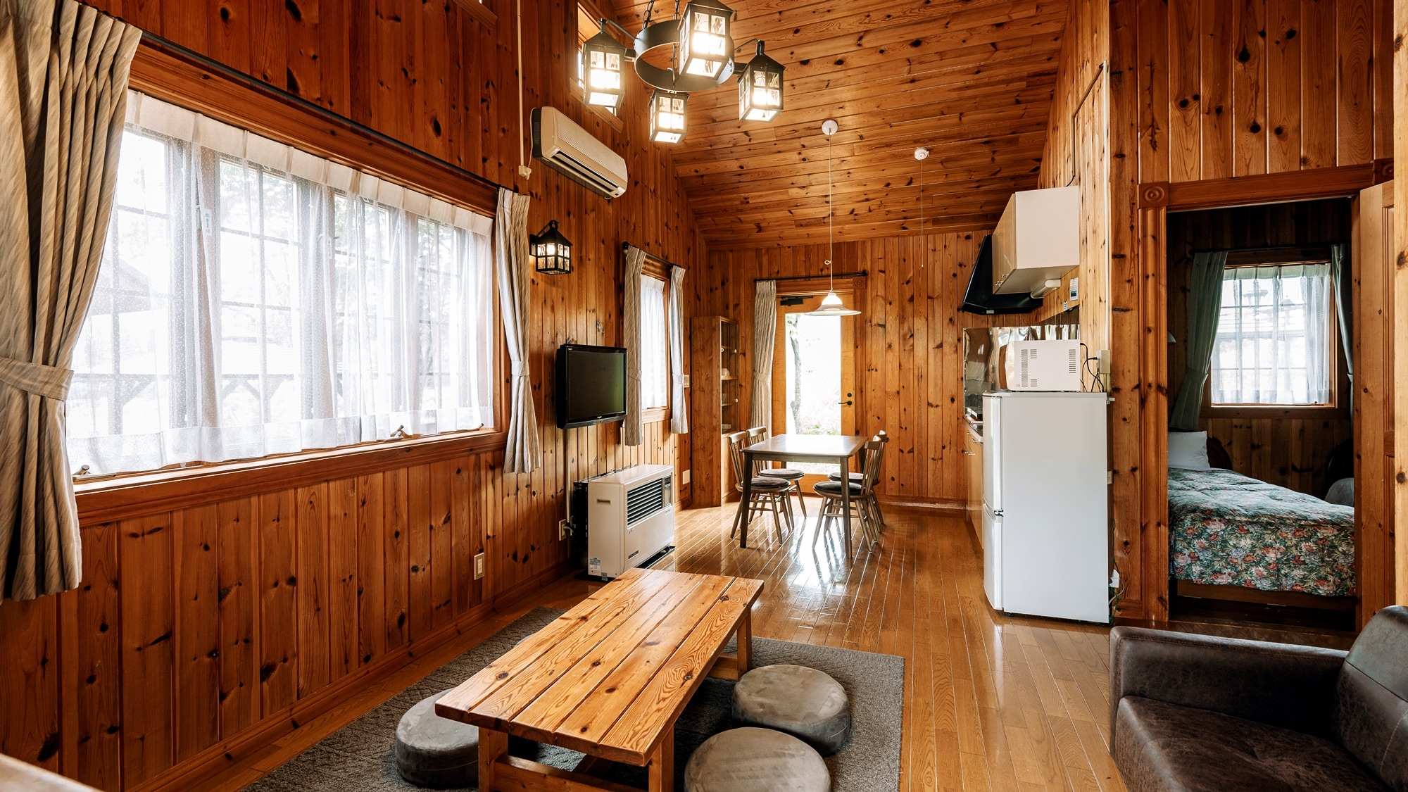 [Riverside Cottage] Living room