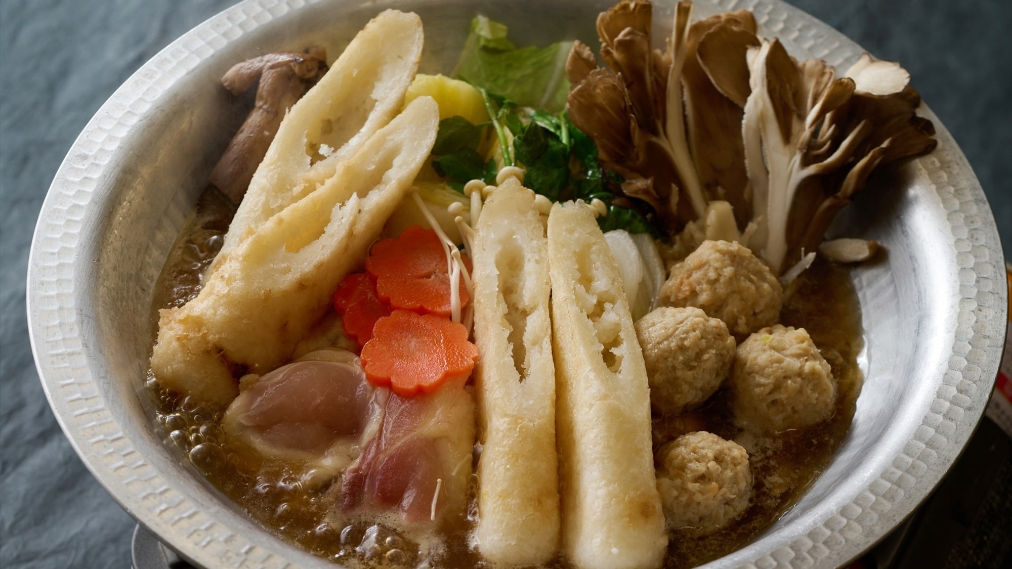 ■晚餐示例｜充满比内鸡风味的Kiritanpo火锅 *示例
