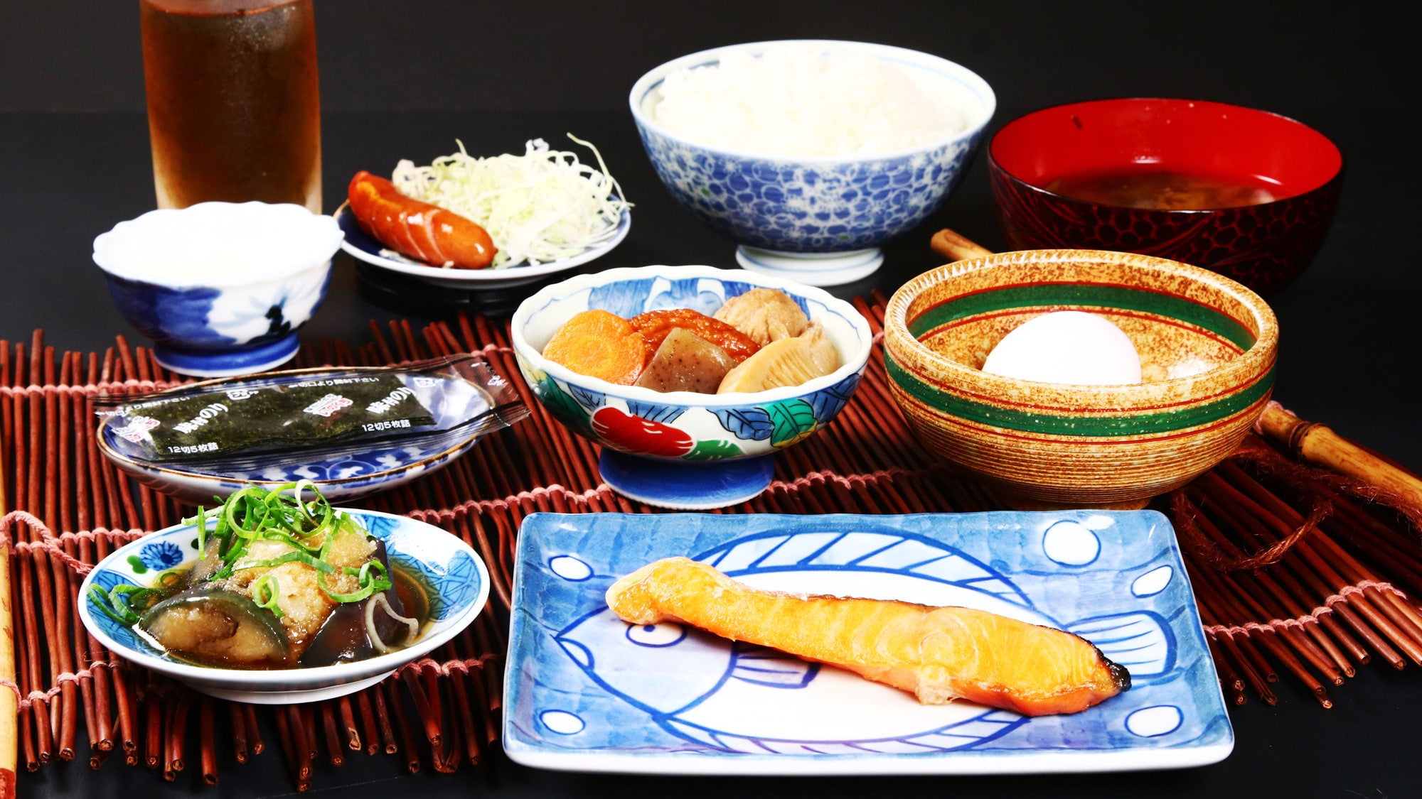 Breakfast: We offer a Japanese breakfast every day.