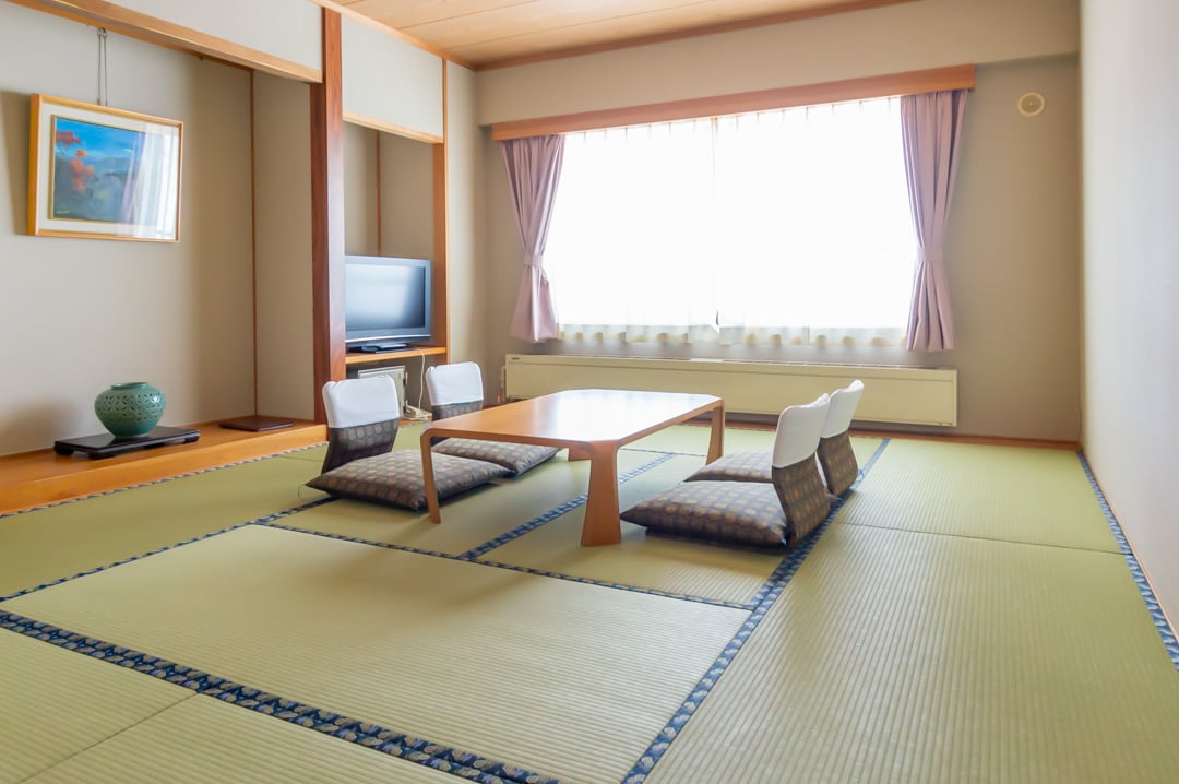Japanese-Western room (2 beds) with toilet