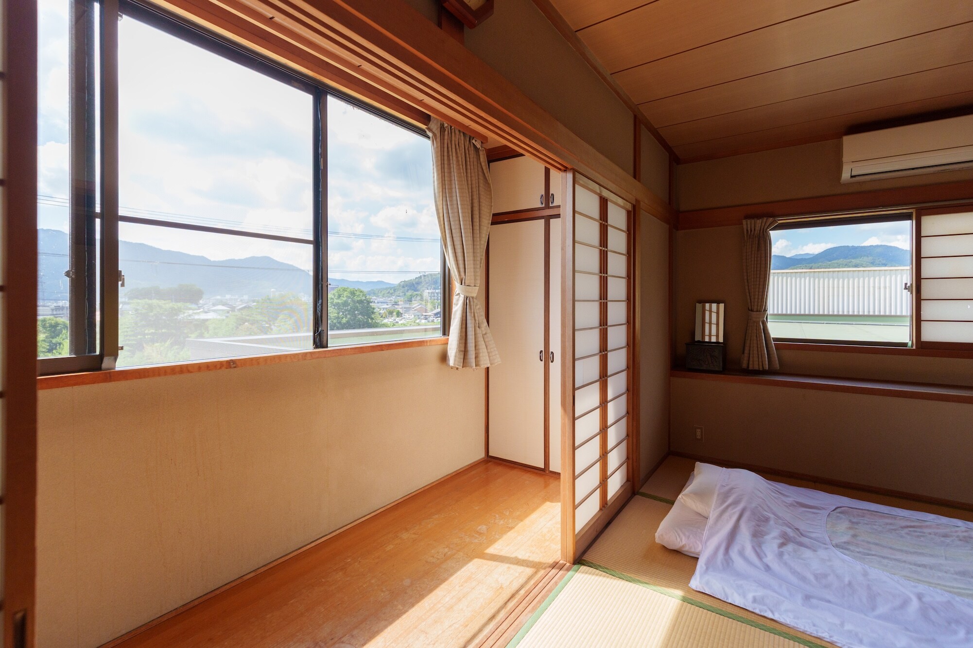 Japanese-style room with bath 2