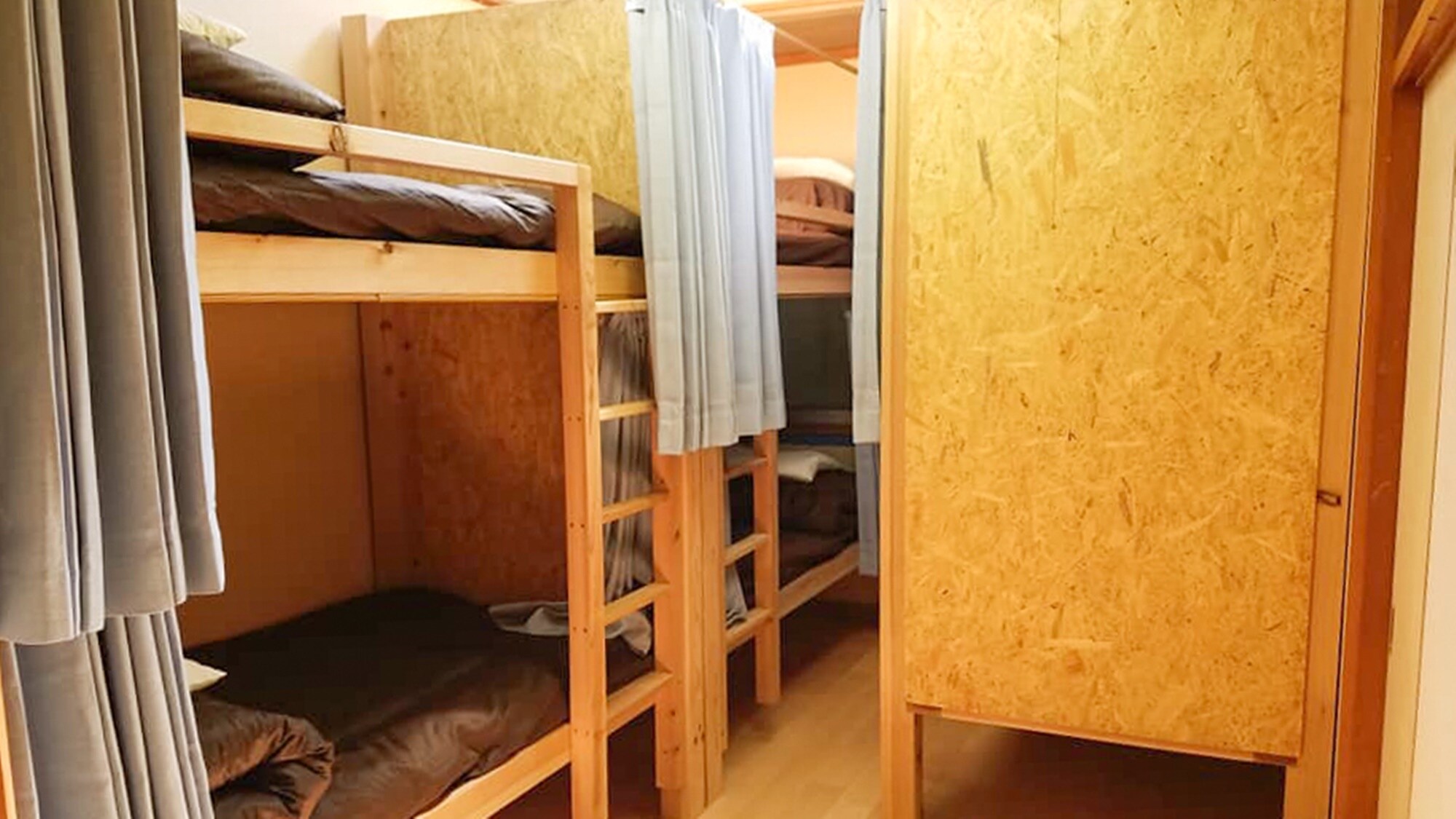 * Female-only dormitory / Partitions and curtains ensure privacy