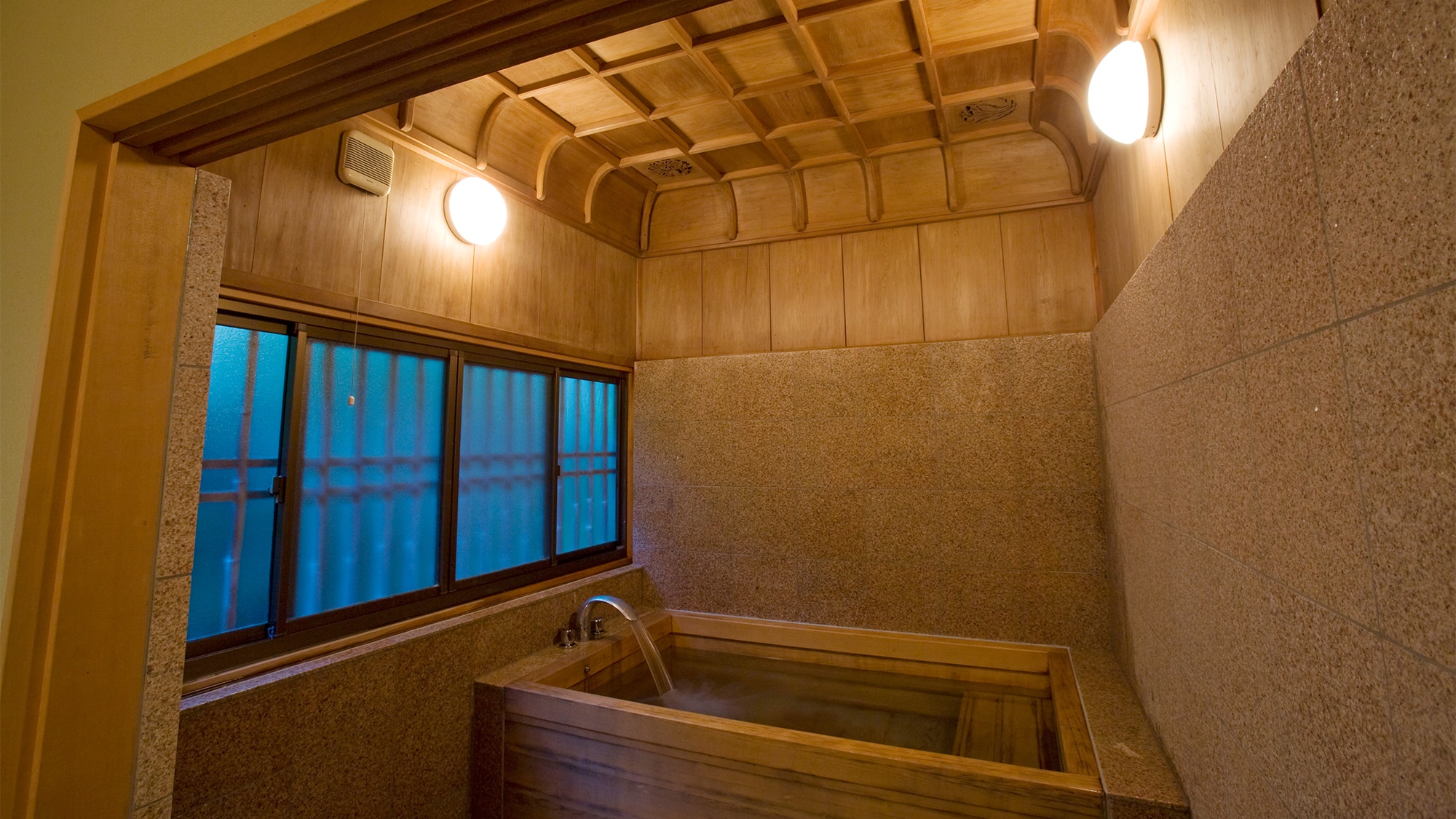 [Sukiya-zukuri hanare / Izumitei] Japanese cypress bath