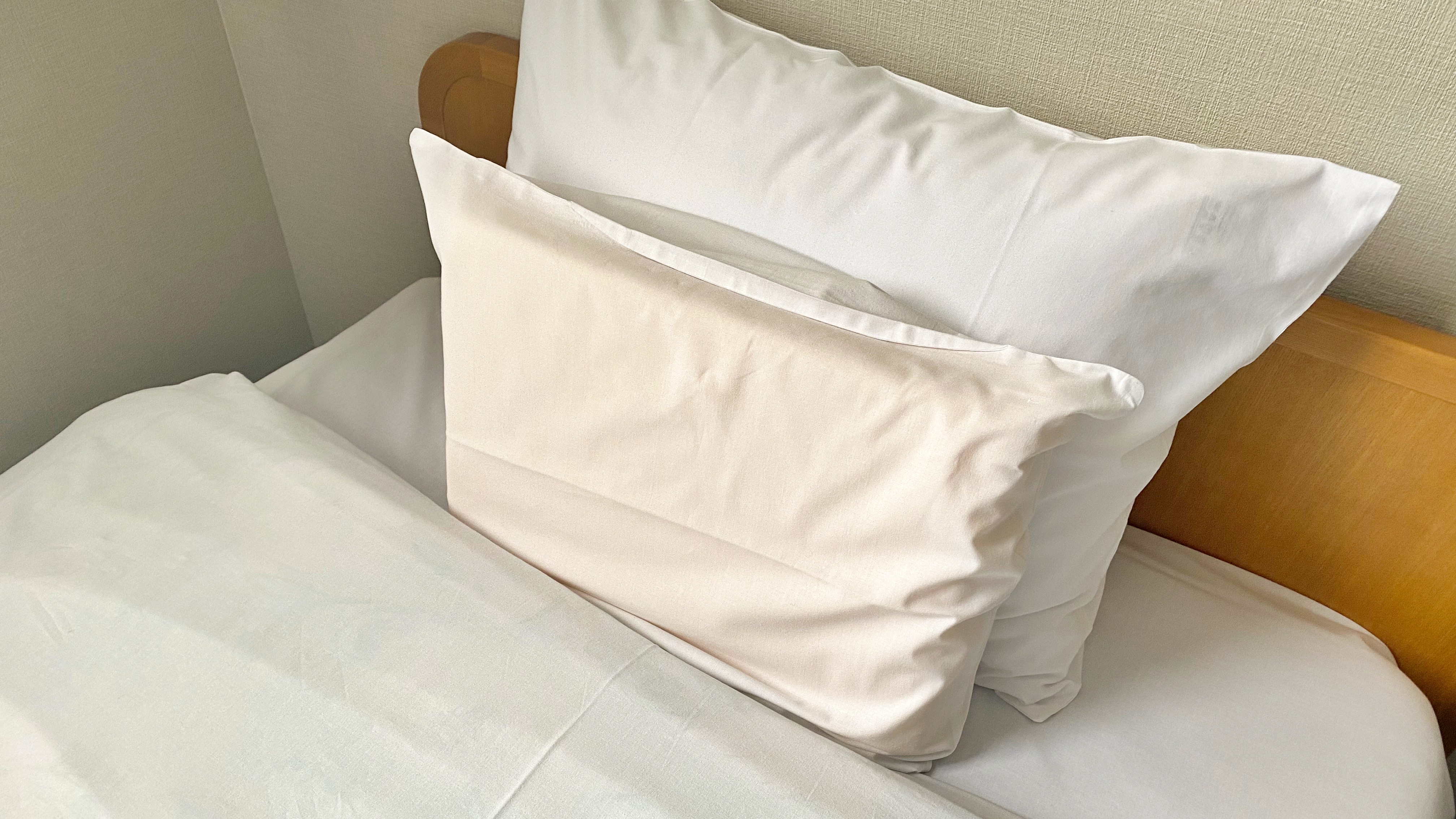 [Good sleep room] Pillows also use low resilience.