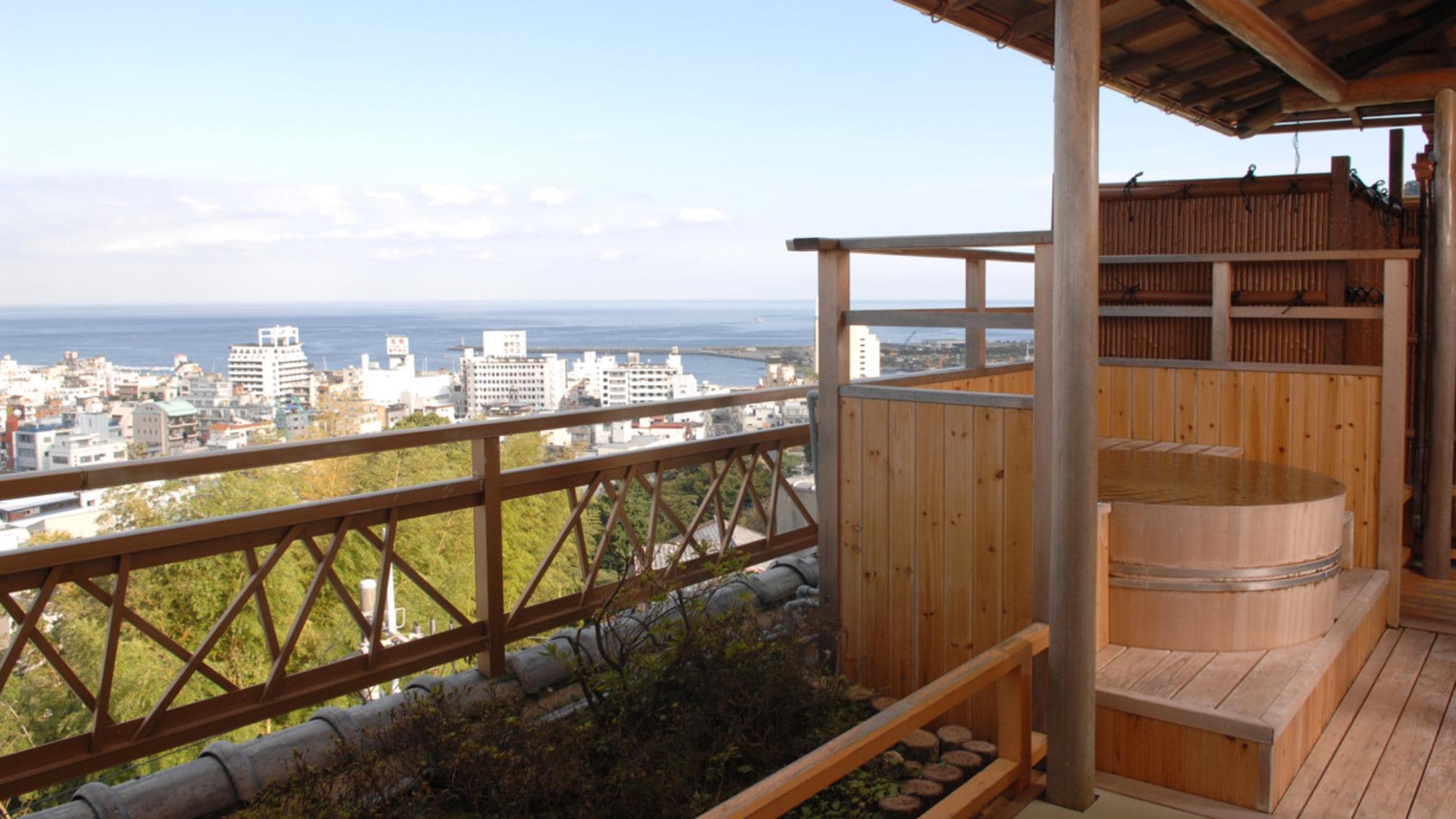 Japanese-style room 12.5 tatami mats to Tsukimidai terrace [Open-air bath with free-flowing hot spring] *This is an image