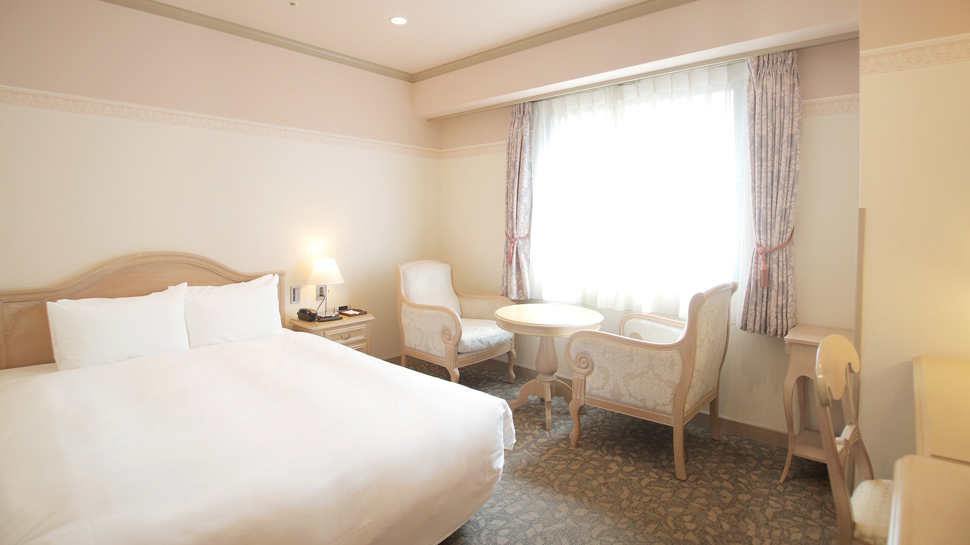 [4th floor, floor color: pale pink] Standard double (example)