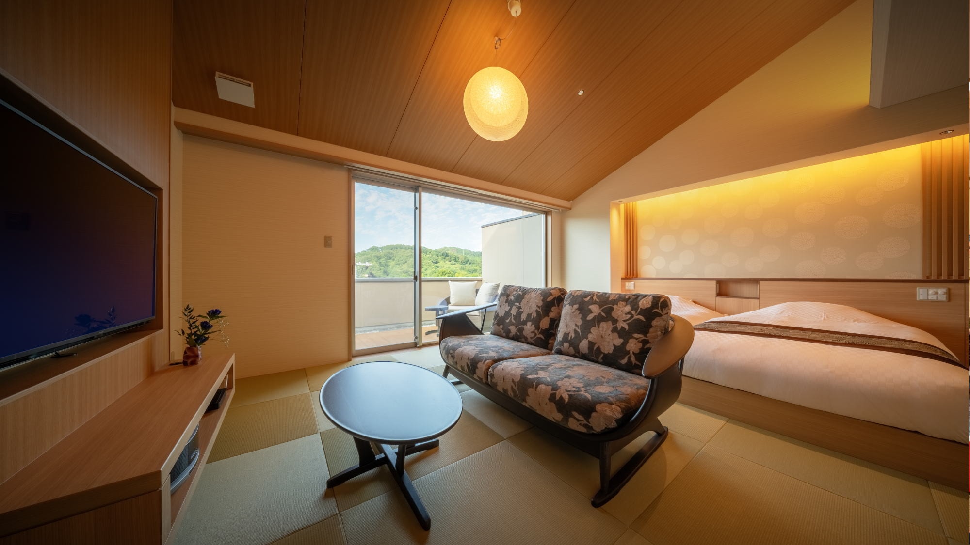All 5 new guest rooms "Hanayu" with a semi-open-air bath