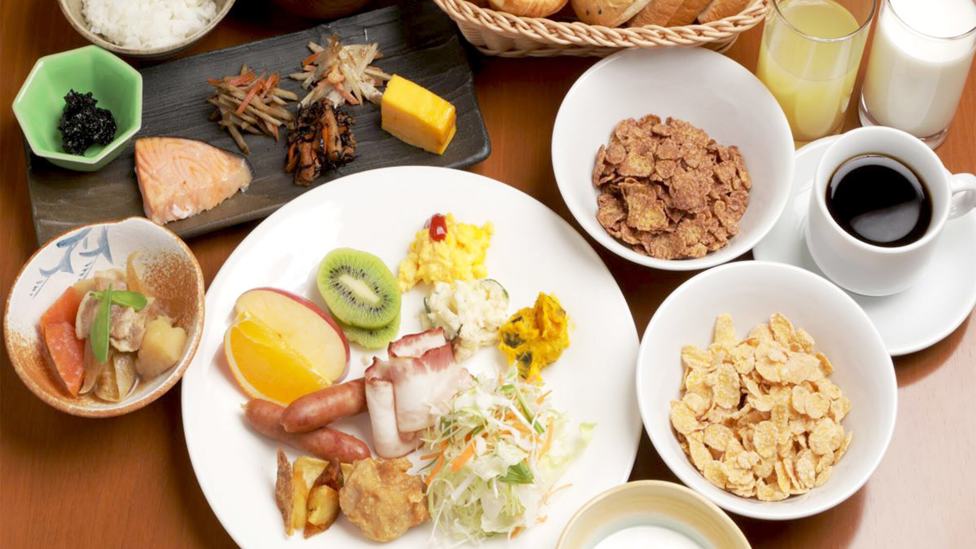 ・[Breakfast] We offer Japanese and Western cuisine using ingredients from Hokkaido.