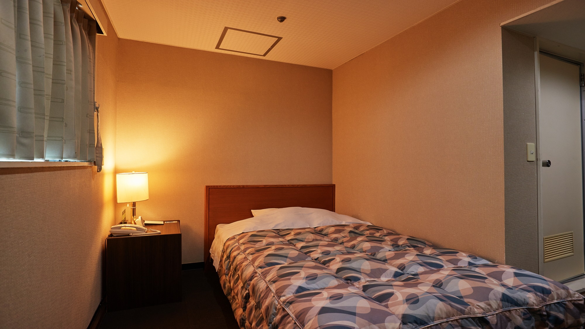 ◆Semi-double room