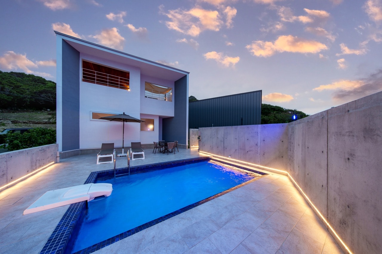 Building B Private Pool (Lighted)