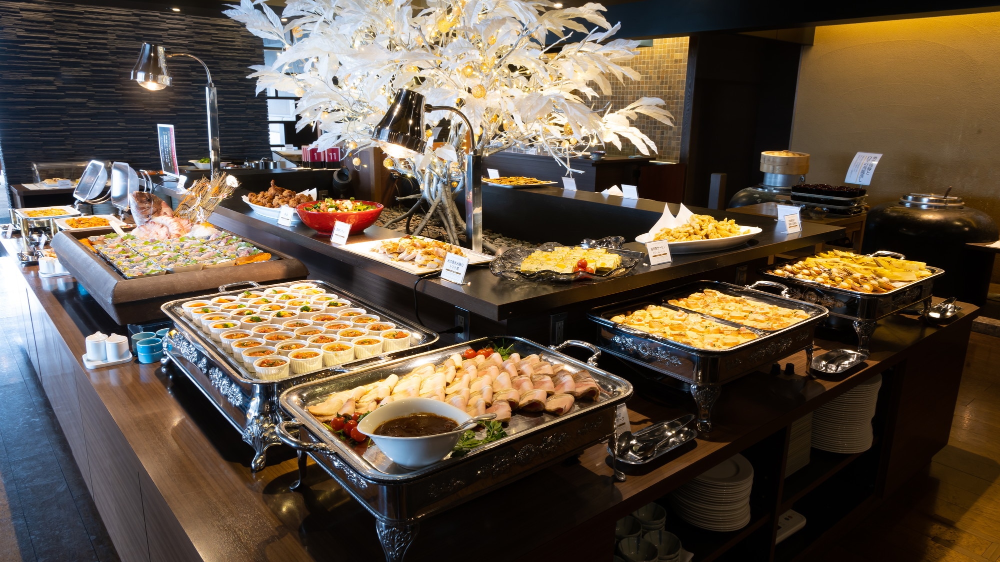 [Dinner] "Locally-sourced and seasonal" buffet / Example *Changes depending on the season