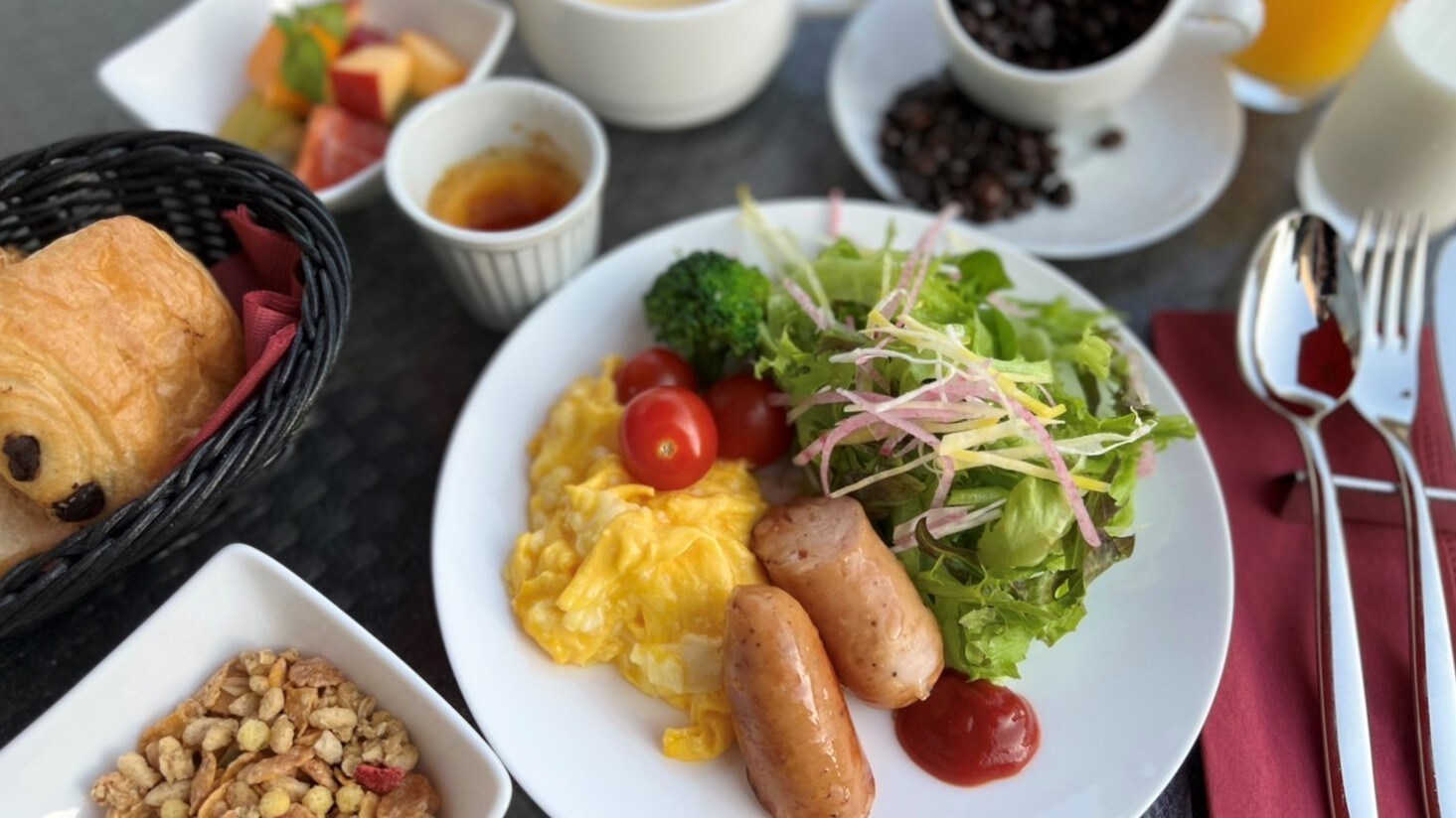 [Breakfast] We also offer a menu using ingredients from Osaka ♪ A breakfast buffet with approximately 40 Japanese and Western dishes!