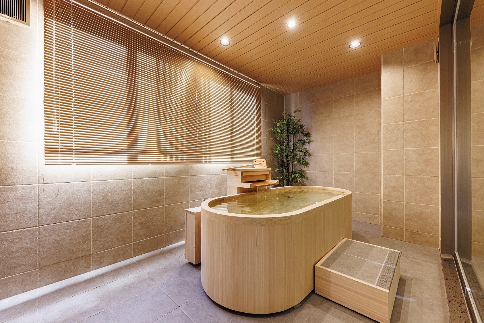 Phòng tắm Hinoki Suite thư giãn