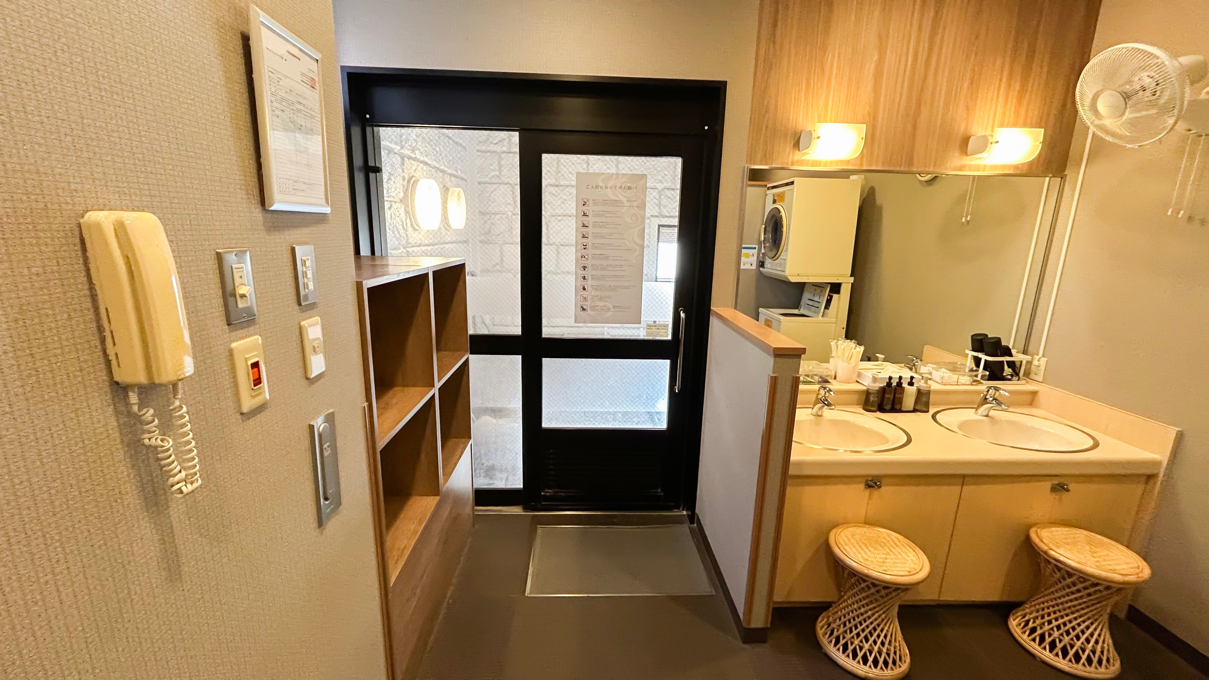 【女式大浴室】更衣室