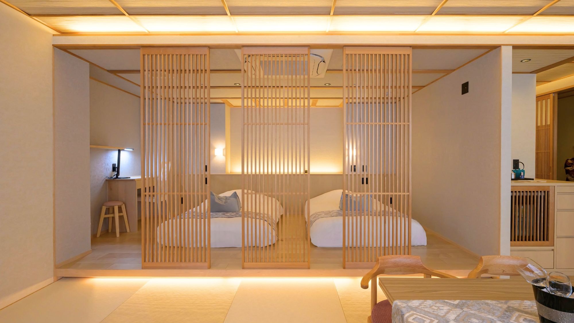 [Suite room with semi-open-air bath and sauna] Bedroom