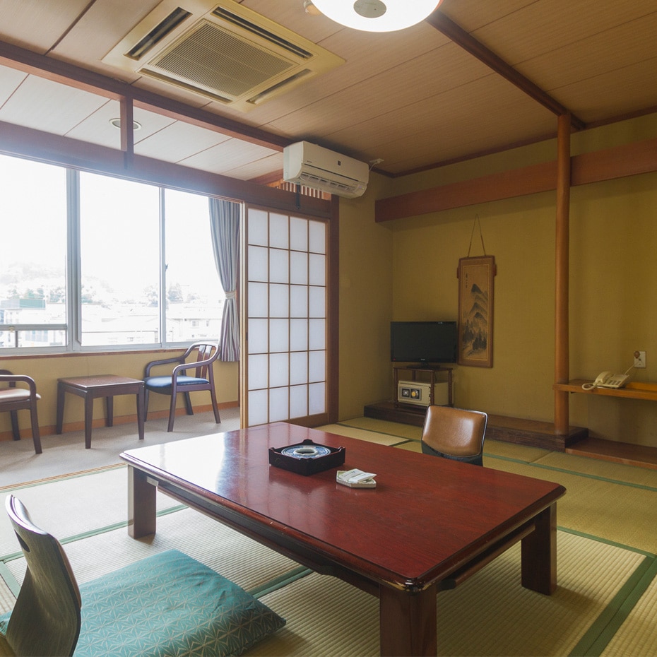 Japanese-style room