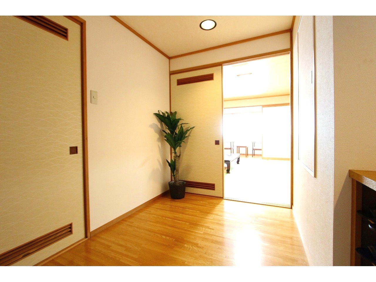 [Deluxe Japanese Modern Room] Introducing a full range of room items such as an air purifier with a humidifying function and a microwave oven ♪
