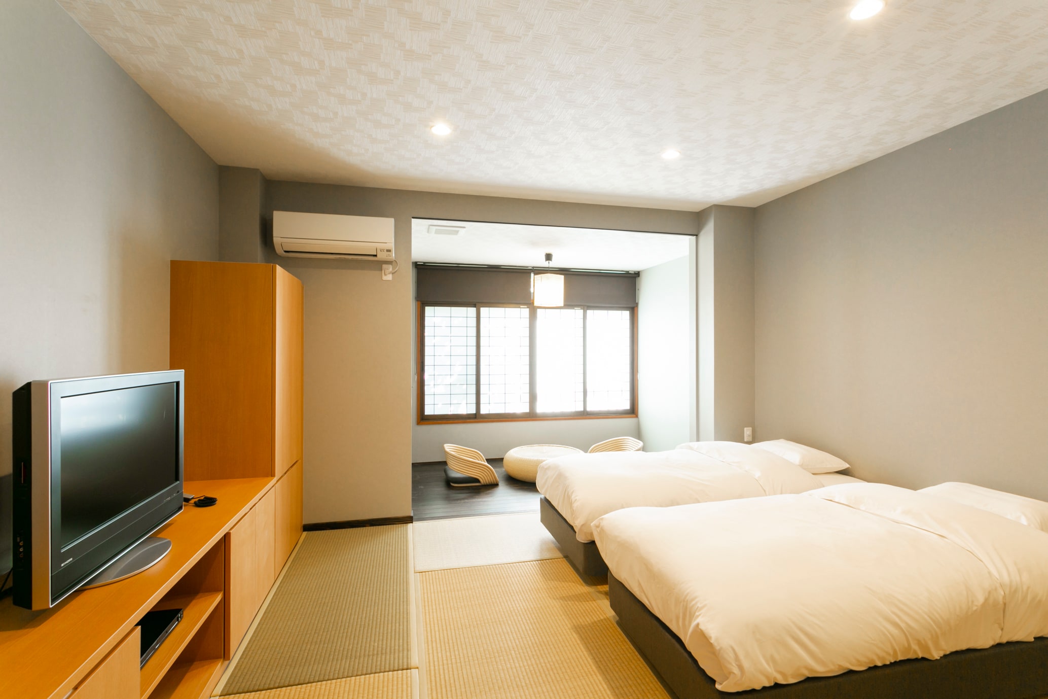 Japanese-Western style room standard twin "Kusunoki" (30 square meters)