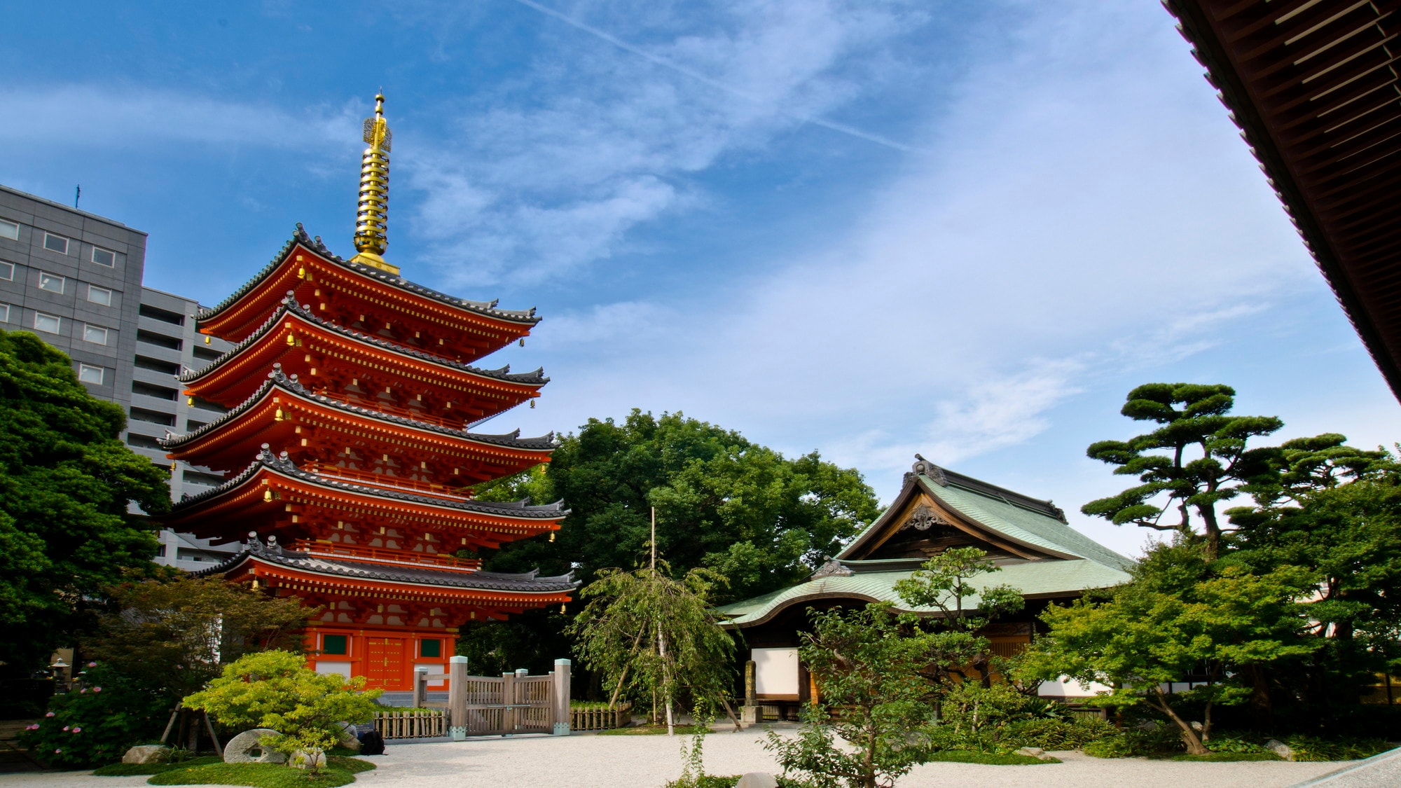 โรงแรมโทโชจิเดิน 5 นาที วัดและศาลเจ้าที่เป็นตัวแทนของฮากาตะ Hakata Buddha เป็นสิ่งที่ต้องดู