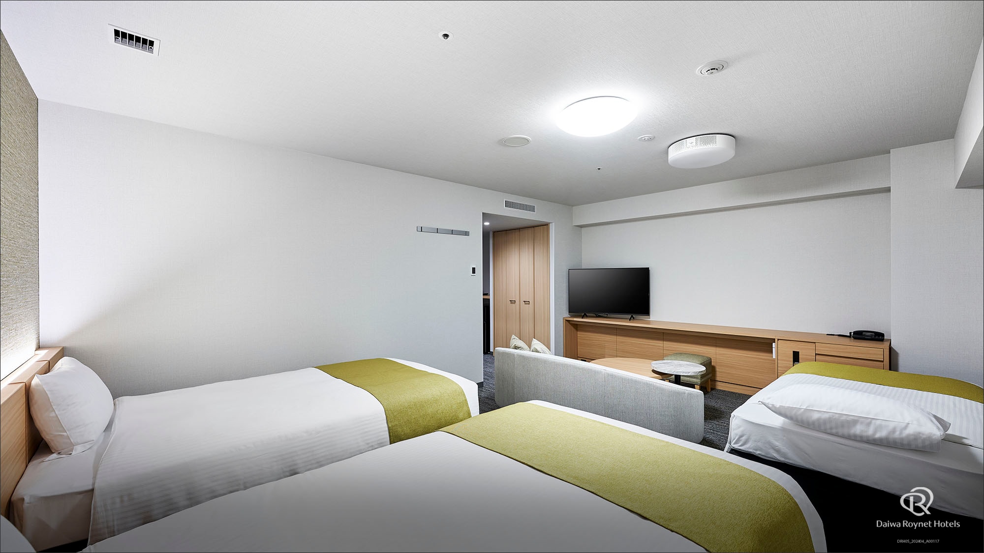 Triple Room (High Floor)