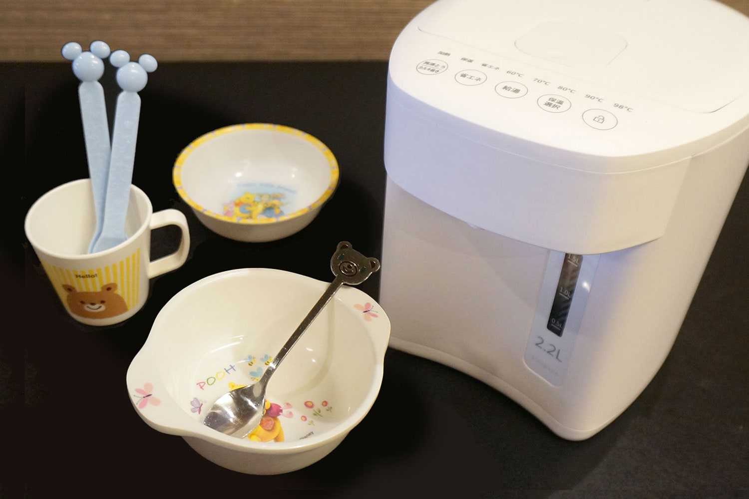 A pot for making milk is also provided in the room.